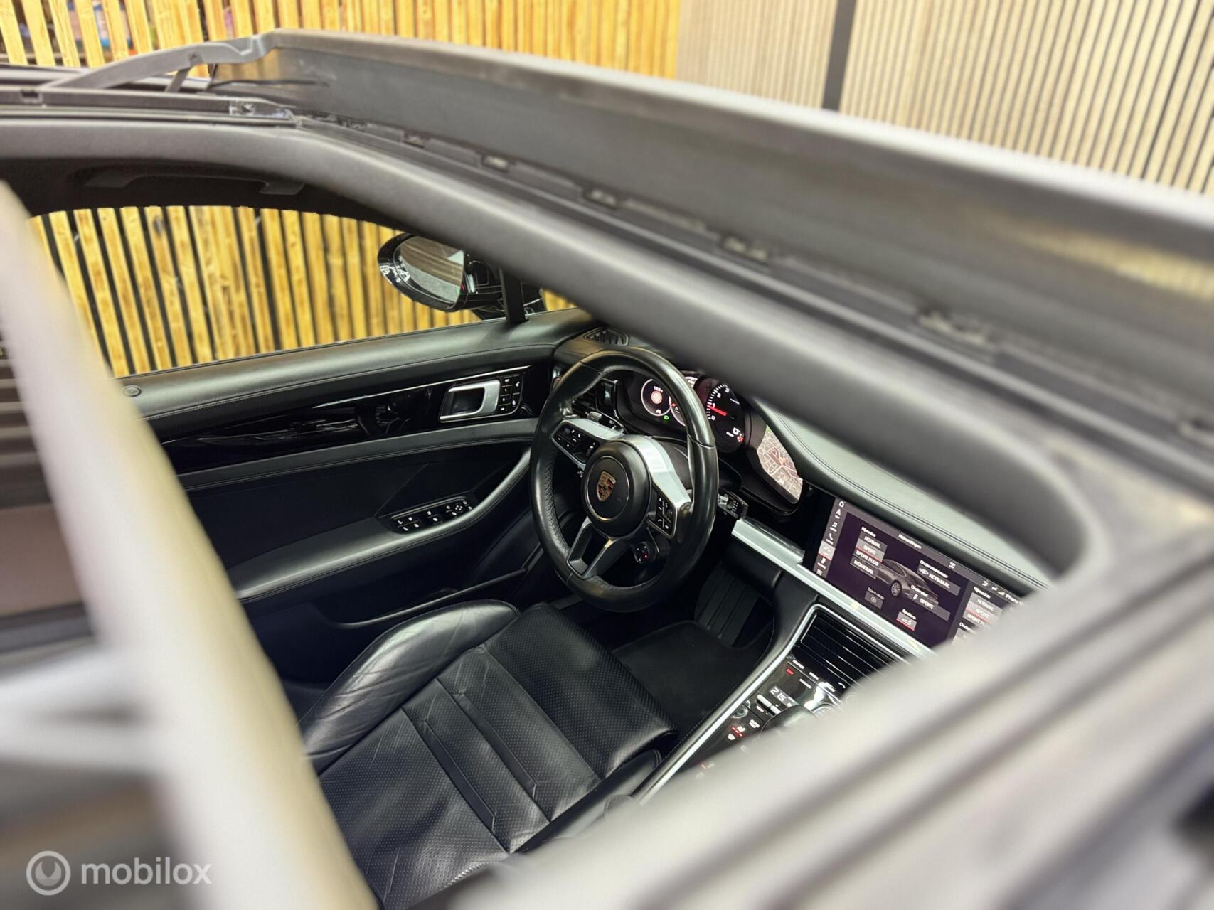 Foto van Porsche Panamera 4