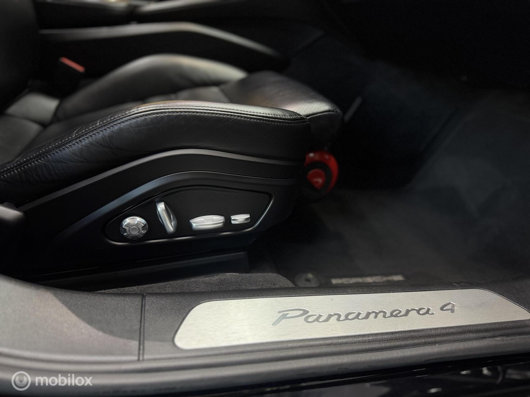 Foto van Porsche Panamera 4