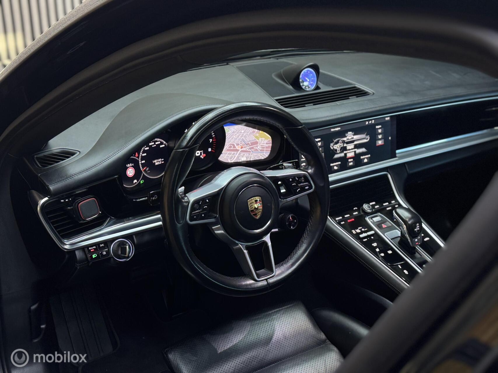 Foto van Porsche Panamera 4