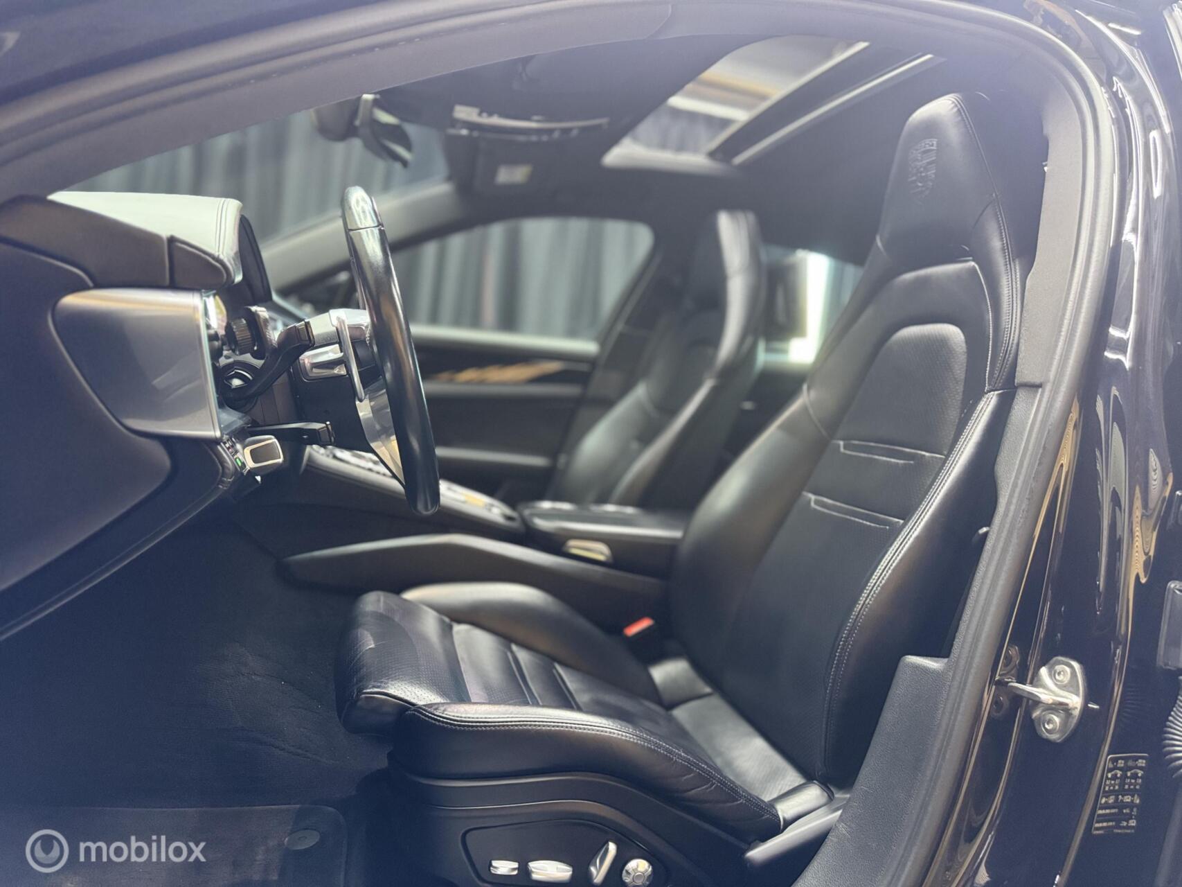 Foto van Porsche Panamera 4