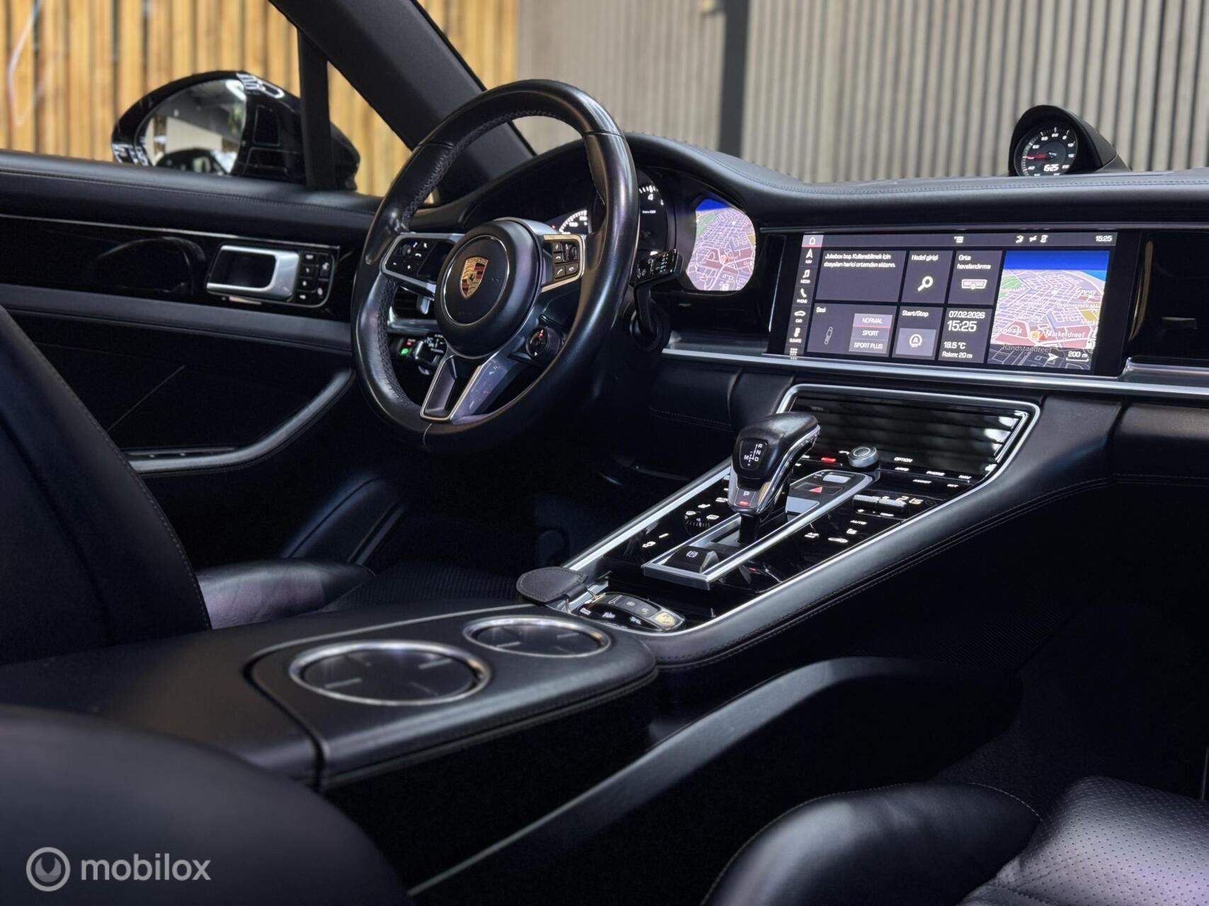 Foto van Porsche Panamera 4