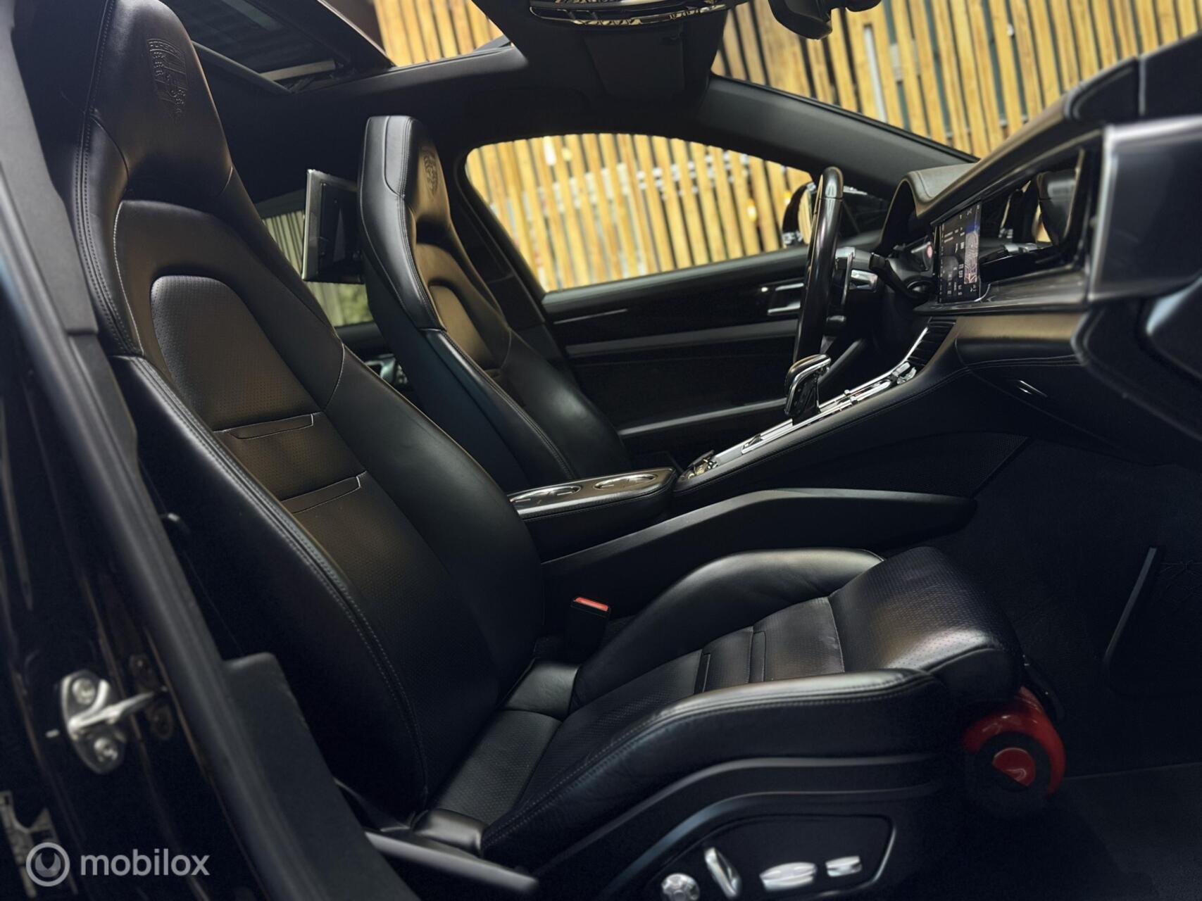 Foto van Porsche Panamera 4
