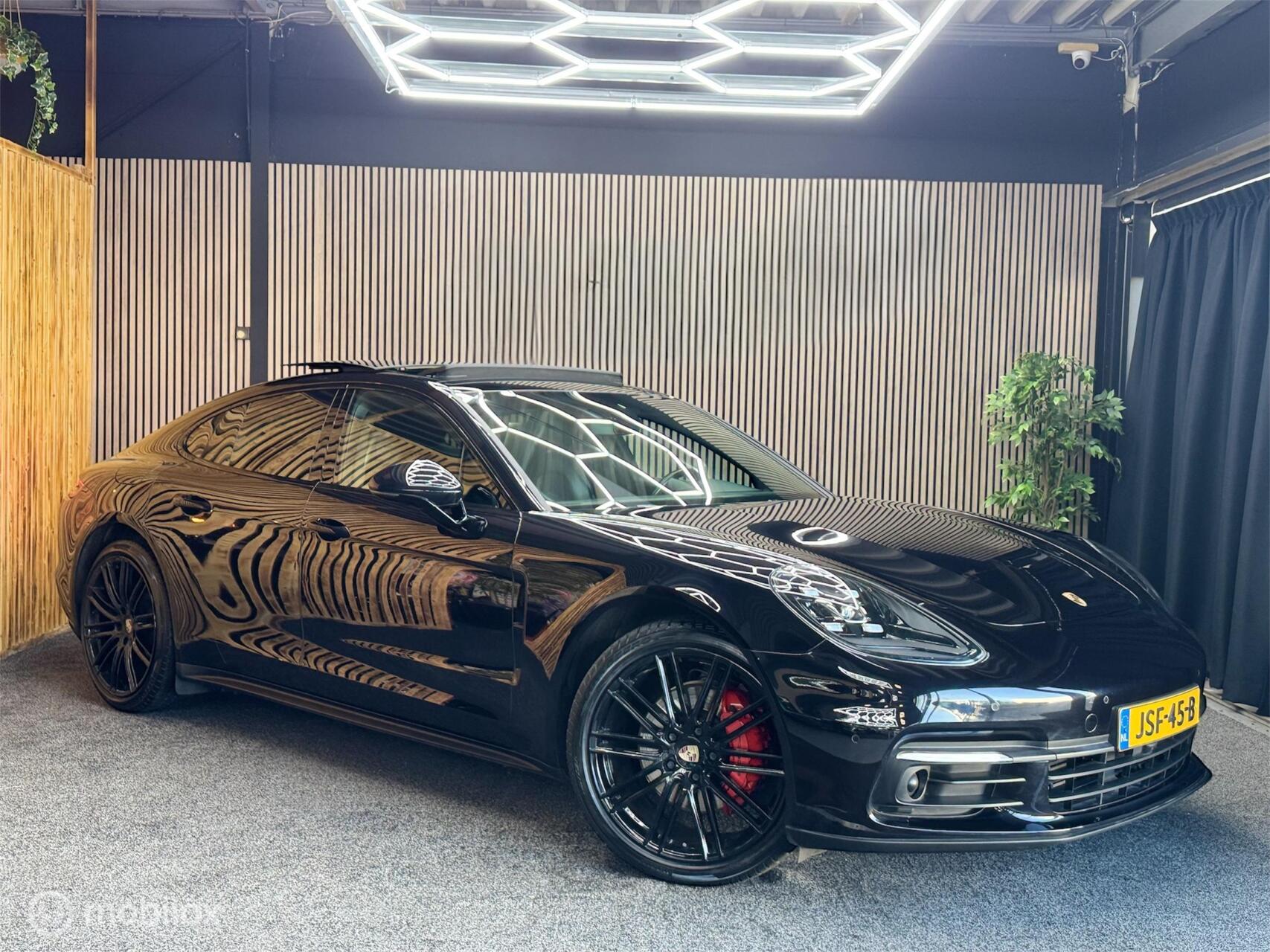 Foto van Porsche Panamera 4