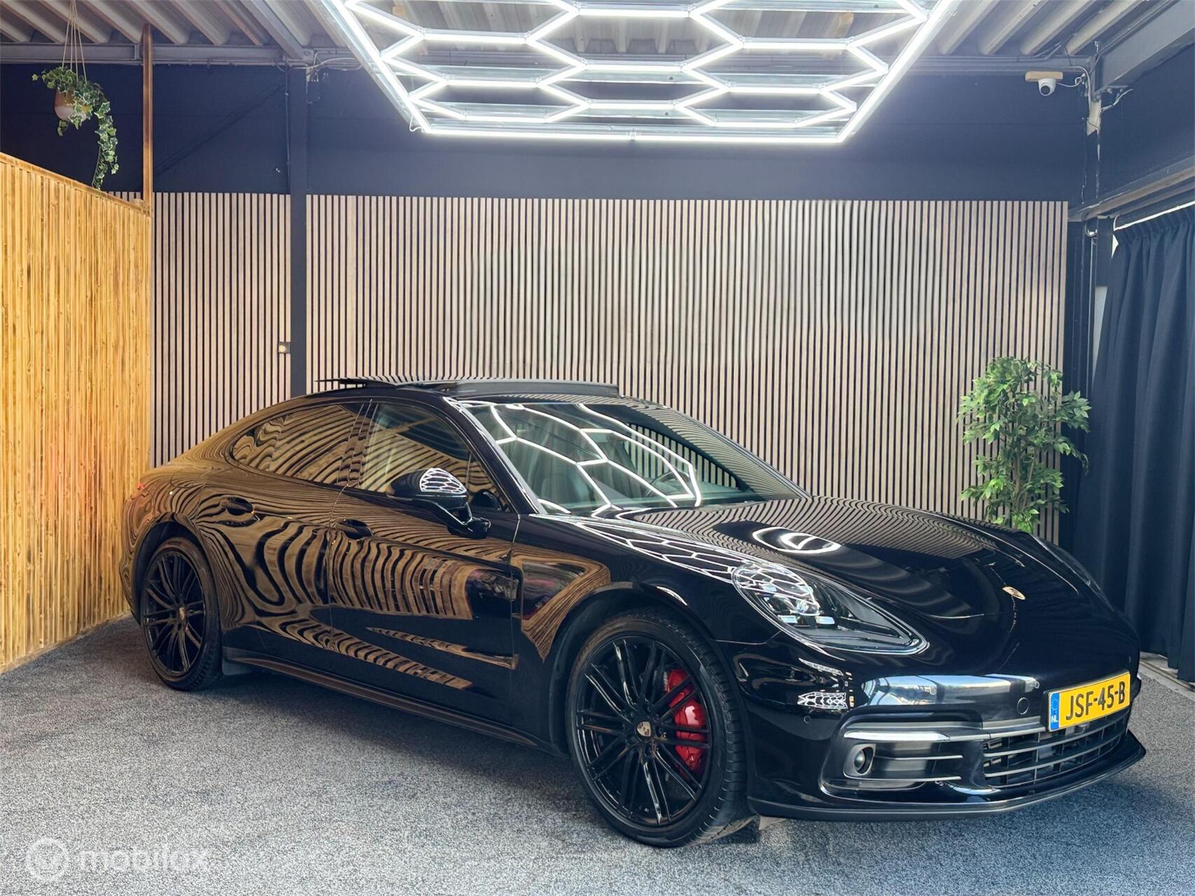 Foto van Porsche Panamera 4
