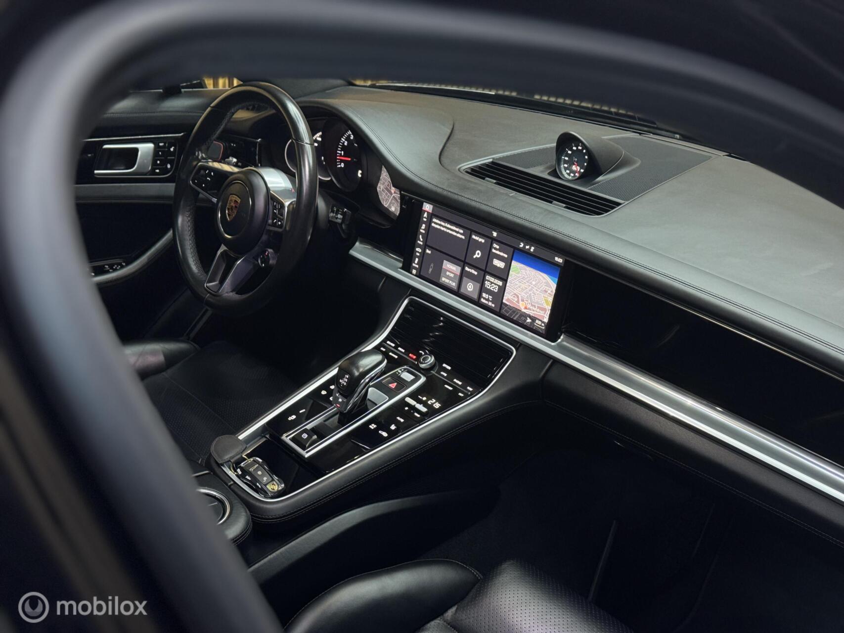 Foto van Porsche Panamera 4