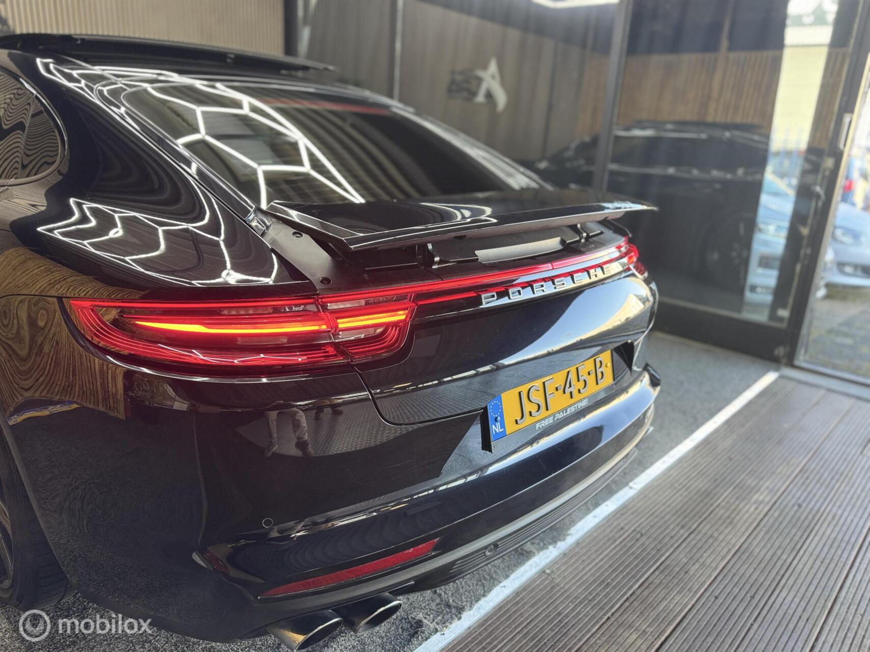 Foto van Porsche Panamera 4