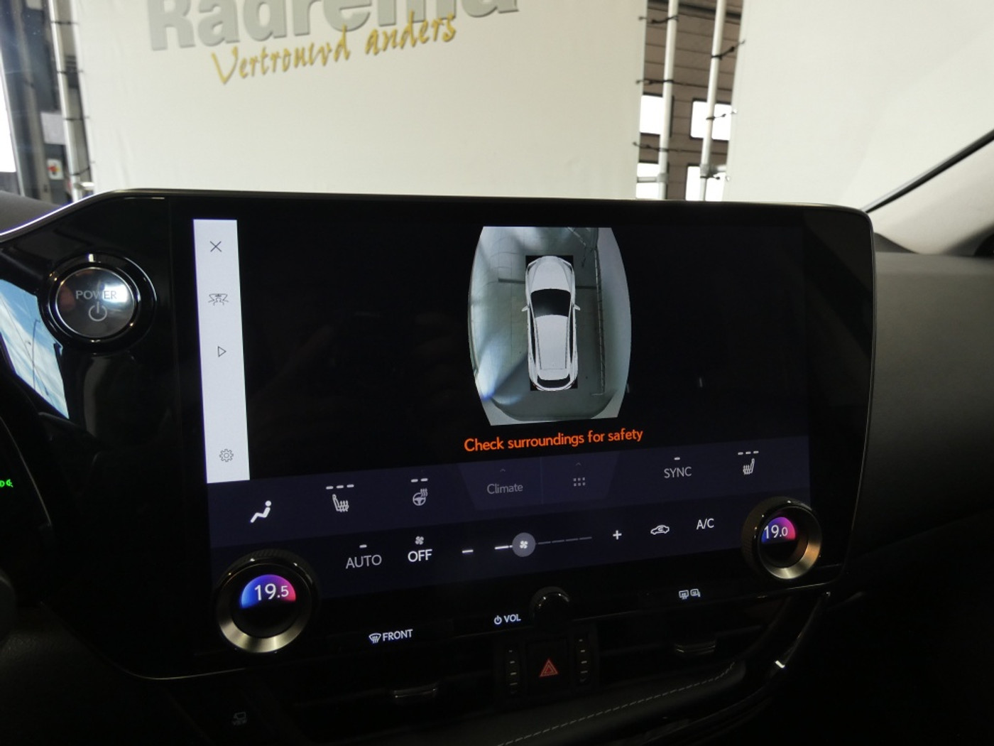 Foto van Lexus Lexus Nx450h+
