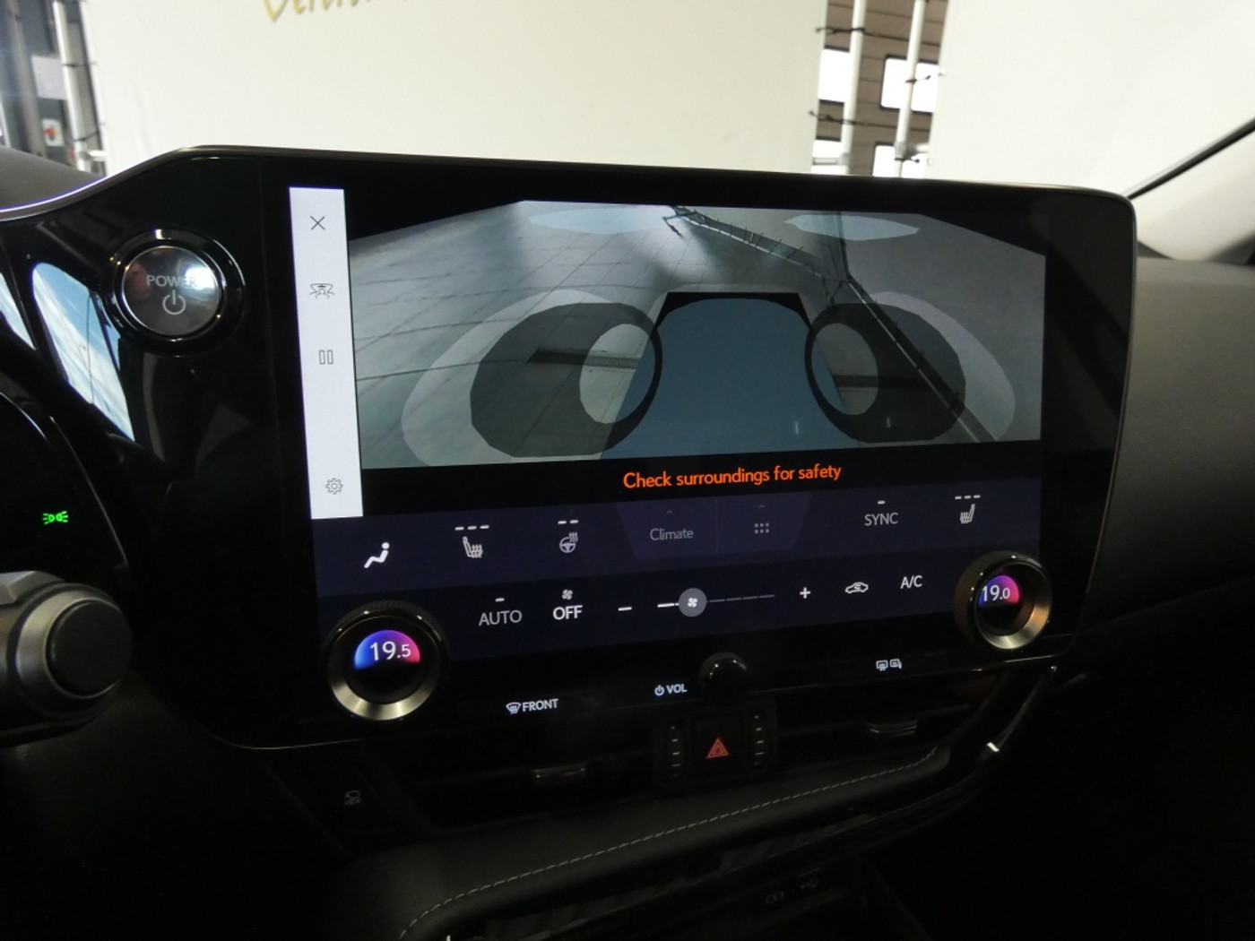 Foto van Lexus Lexus Nx450h+