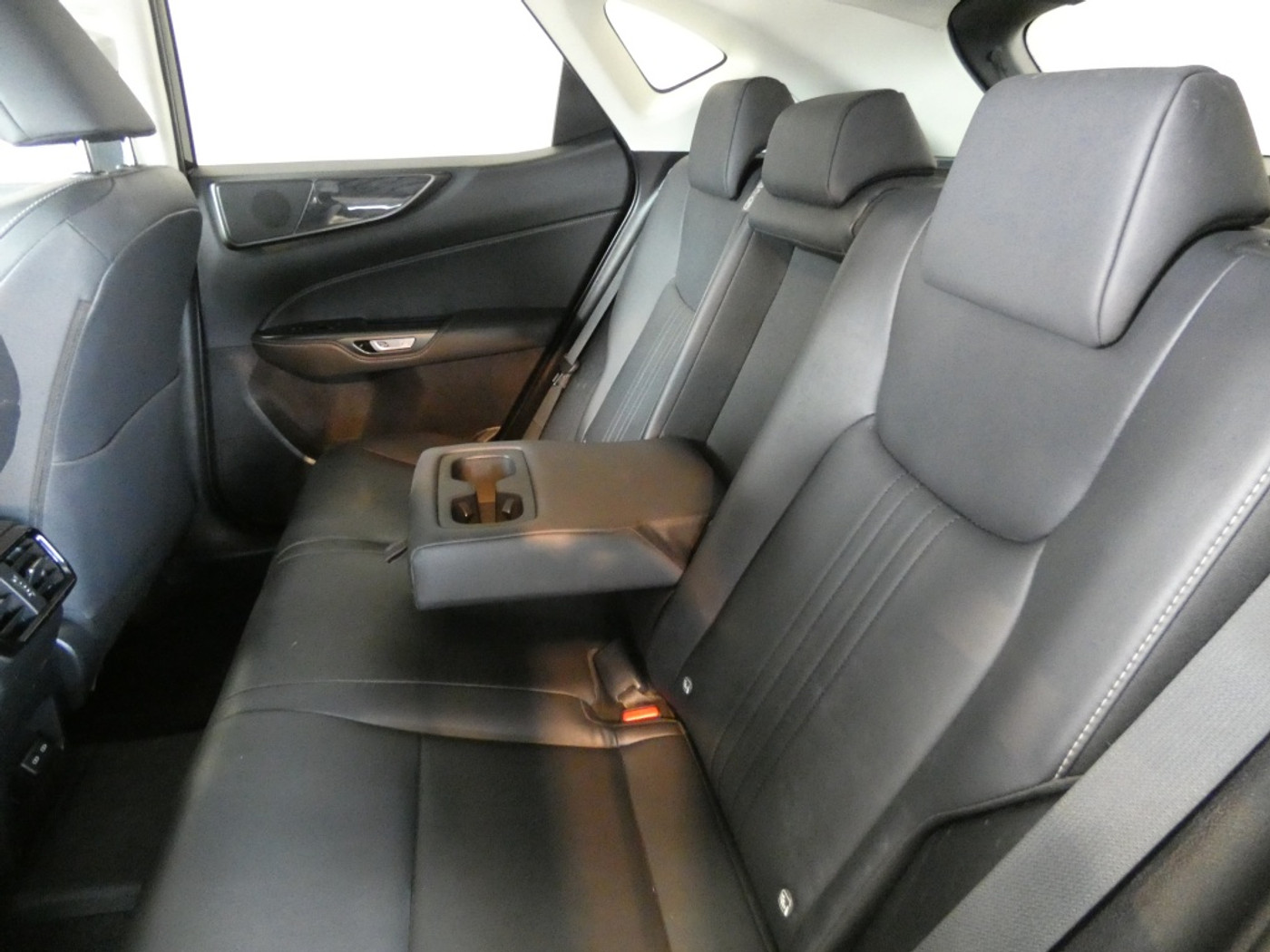 Foto van Lexus Lexus Nx450h+