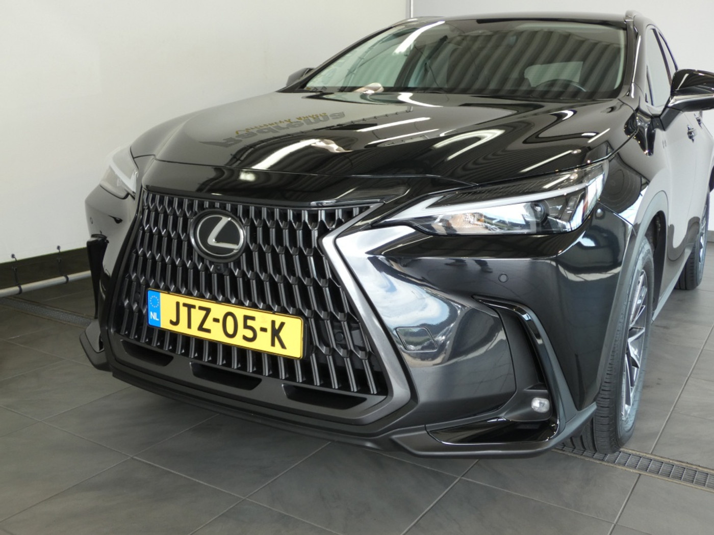 Foto van Lexus Lexus Nx450h+