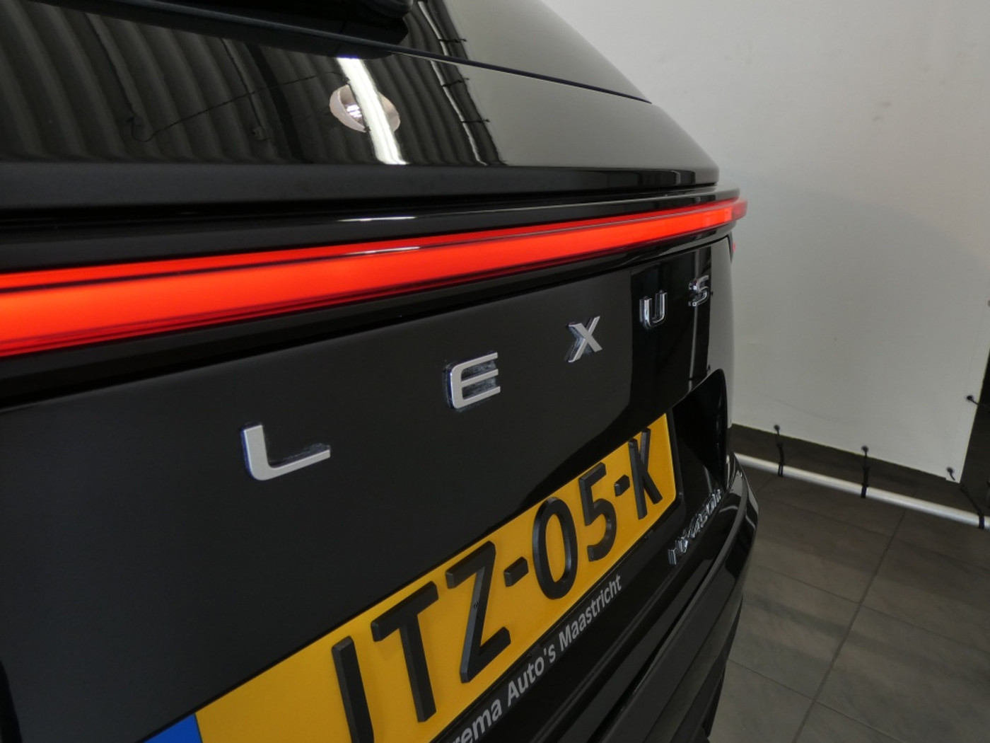 Foto van Lexus Lexus Nx450h+