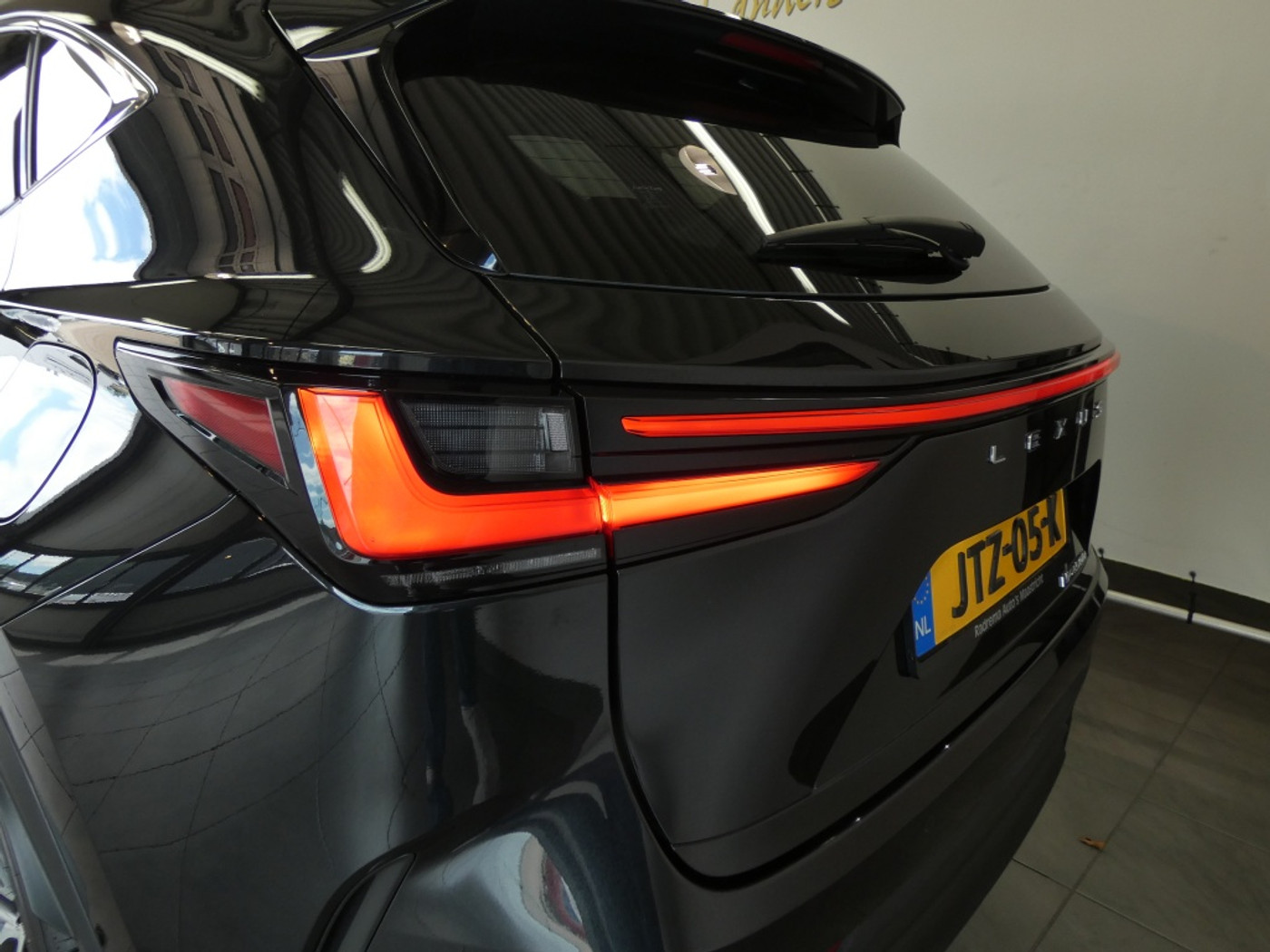 Foto van Lexus Lexus Nx450h+