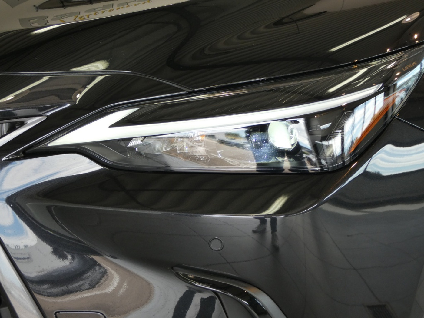 Foto van Lexus Lexus Nx450h+