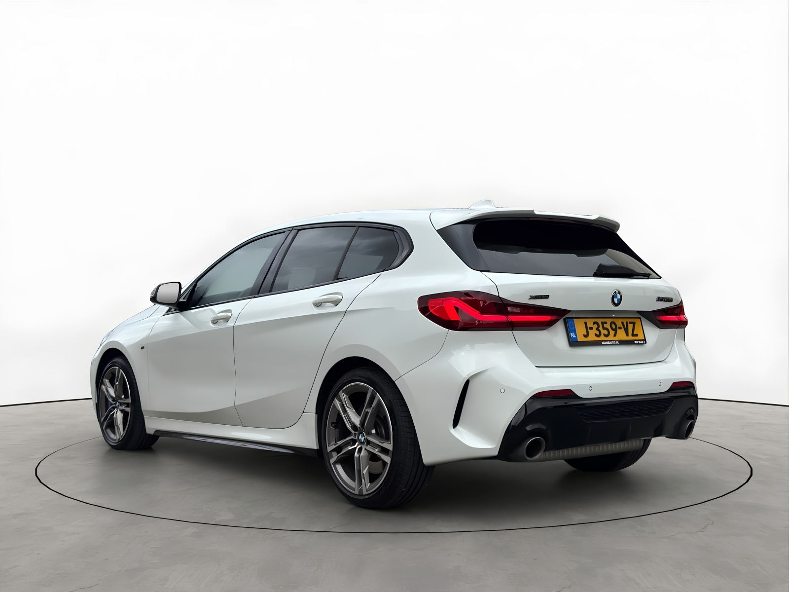 Foto van BMW M135i xDrive