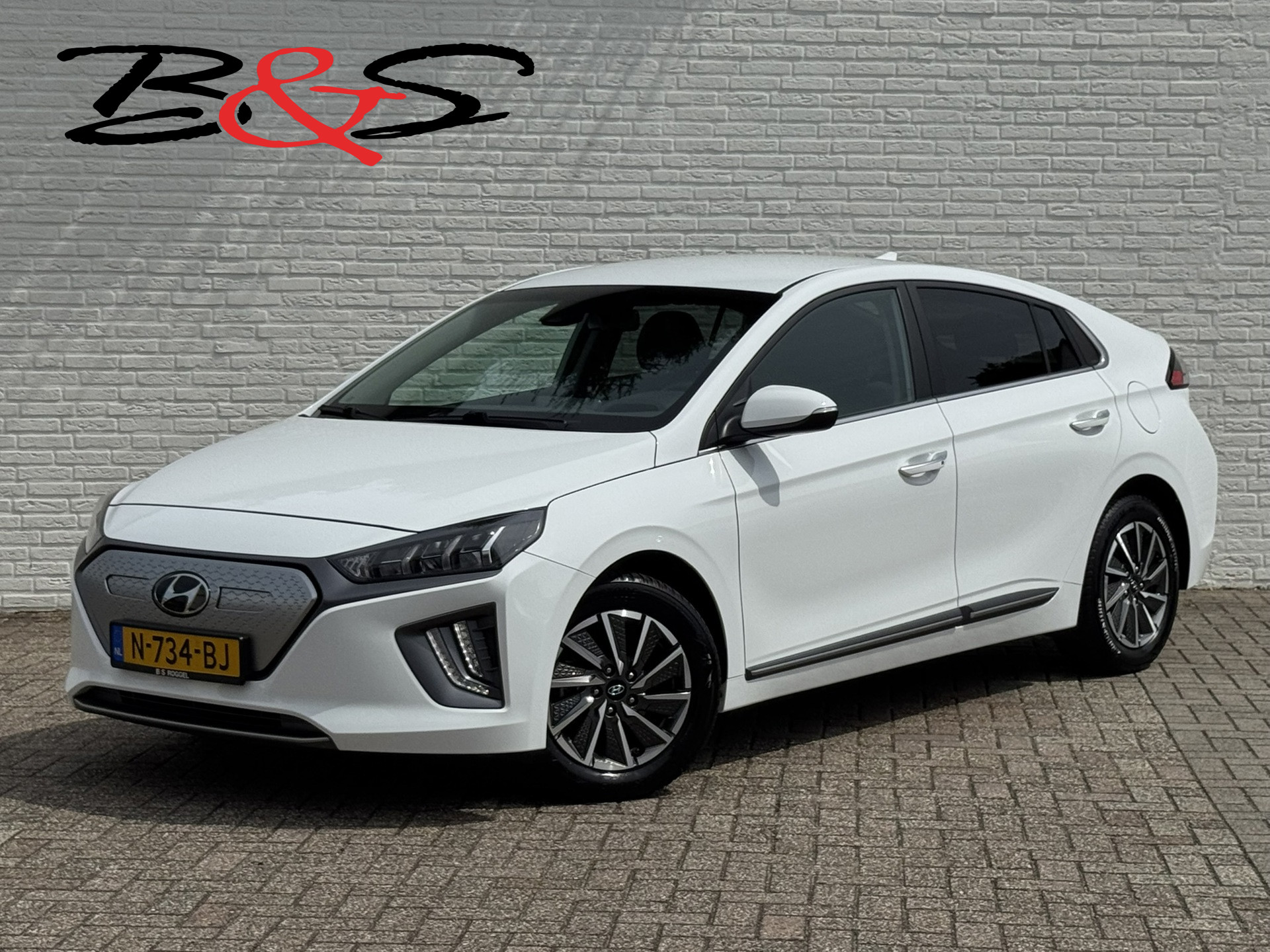Hyundai Ioniq Comfort EV 38 kWh Camera Navi Stoelverwarming Carplay Cruise 2021 - voorkant