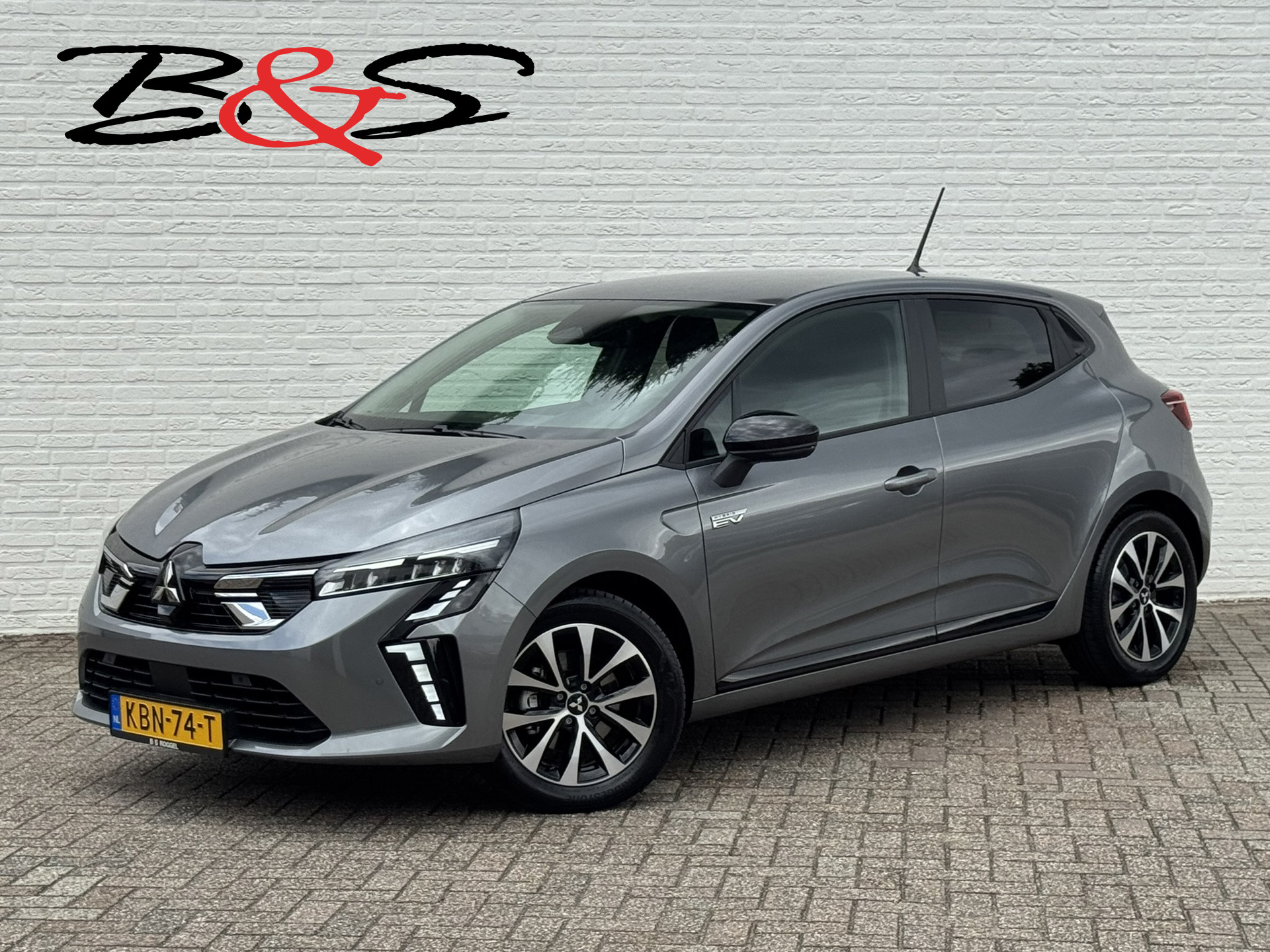 Mitsubishi Colt 1.6 HEV Intense Automaat Camera Carplay Clima Cruisecontrol Garantie t/m 2034 2026 - voorkant