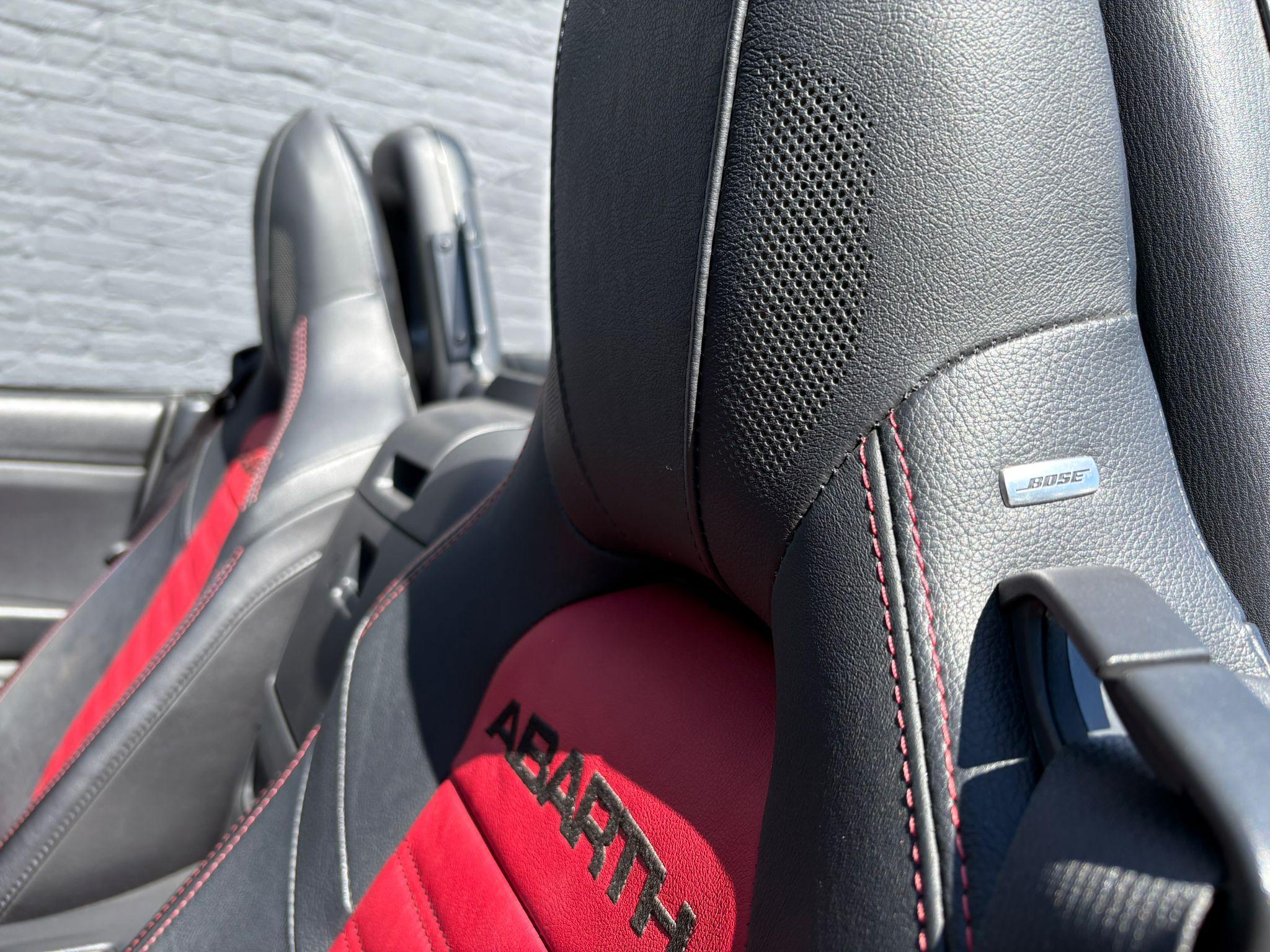 Foto van Fiat Abarth 124 Spider