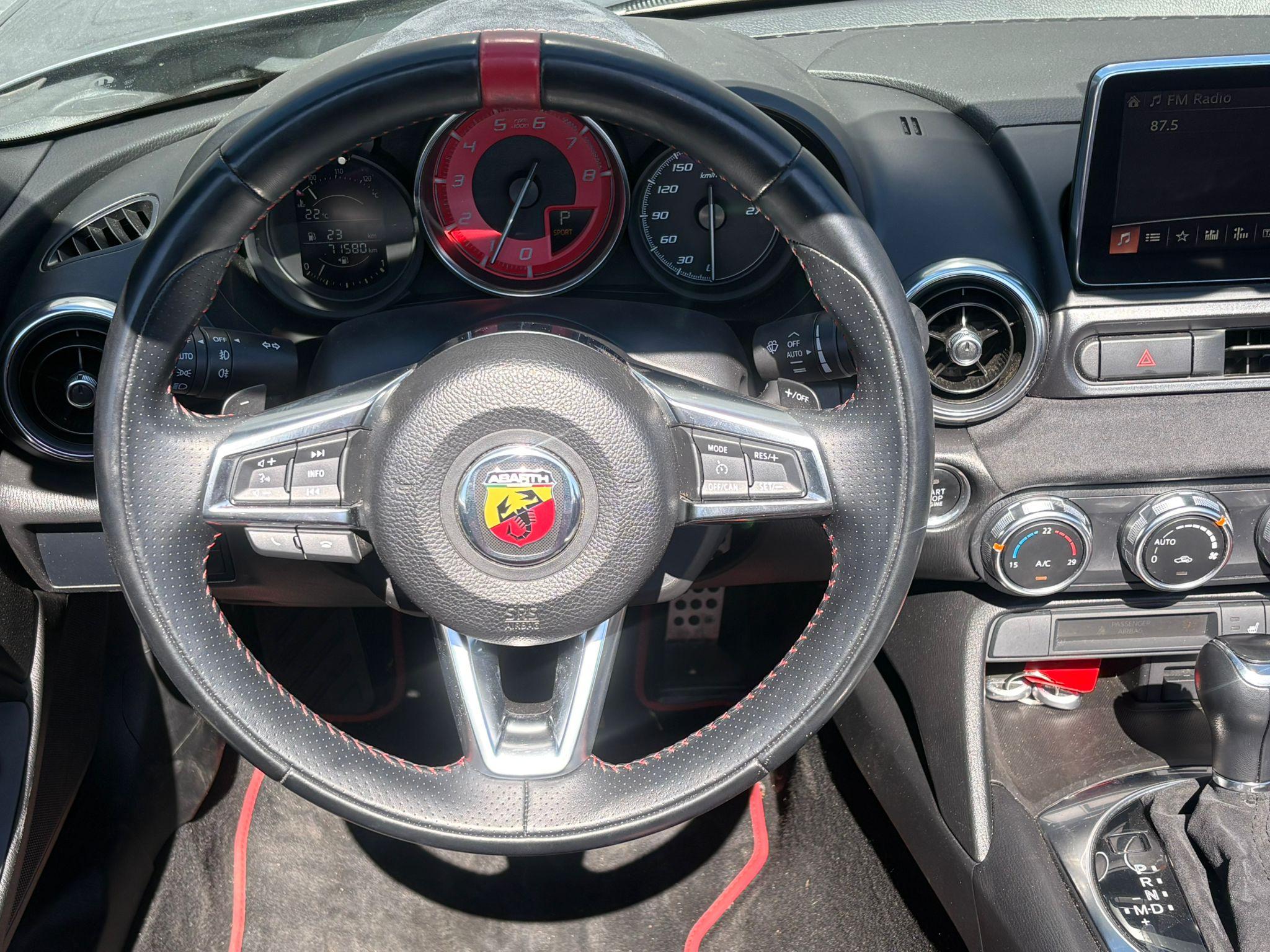 Foto van Fiat Abarth 124 Spider