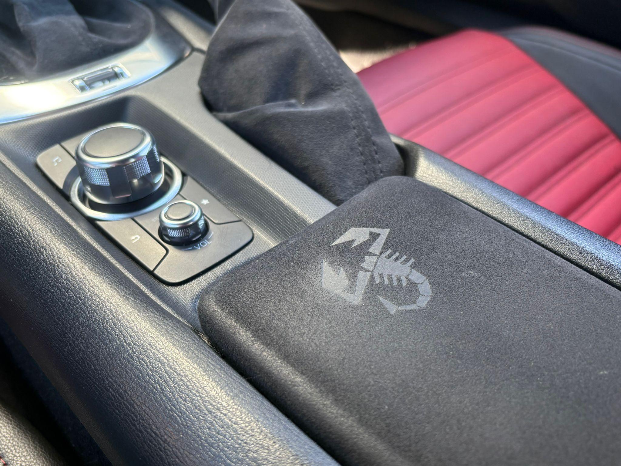 Foto van Fiat Abarth 124 Spider