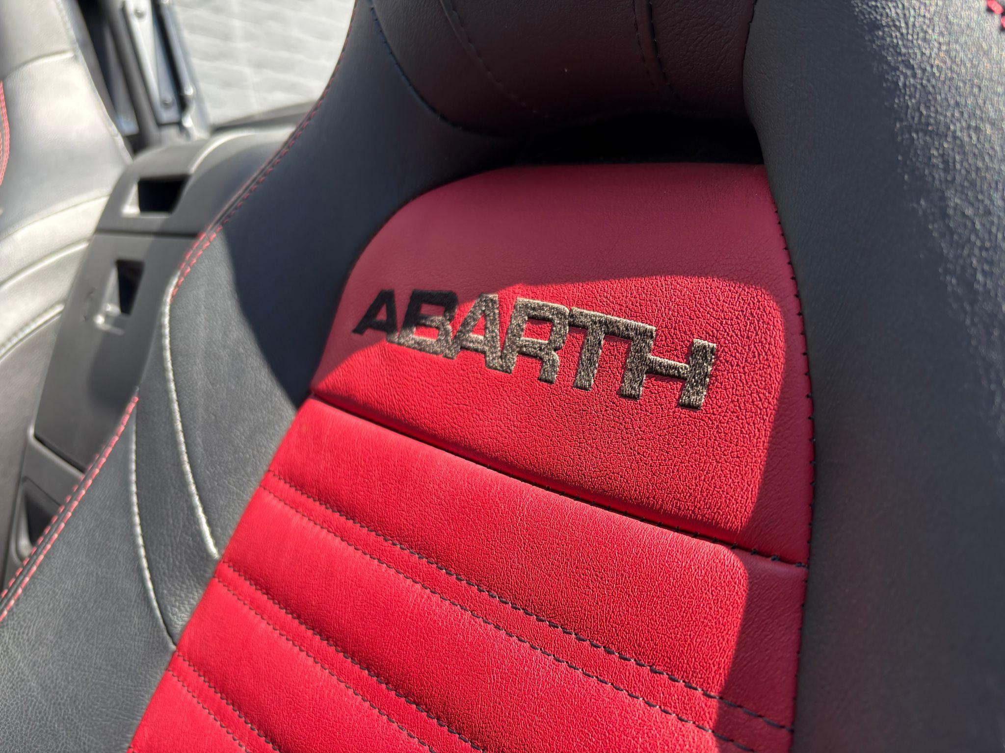 Foto van Fiat Abarth 124 Spider