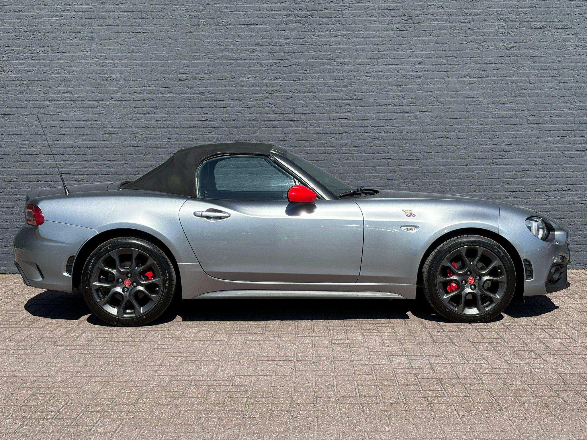 Foto van Fiat Abarth 124 Spider