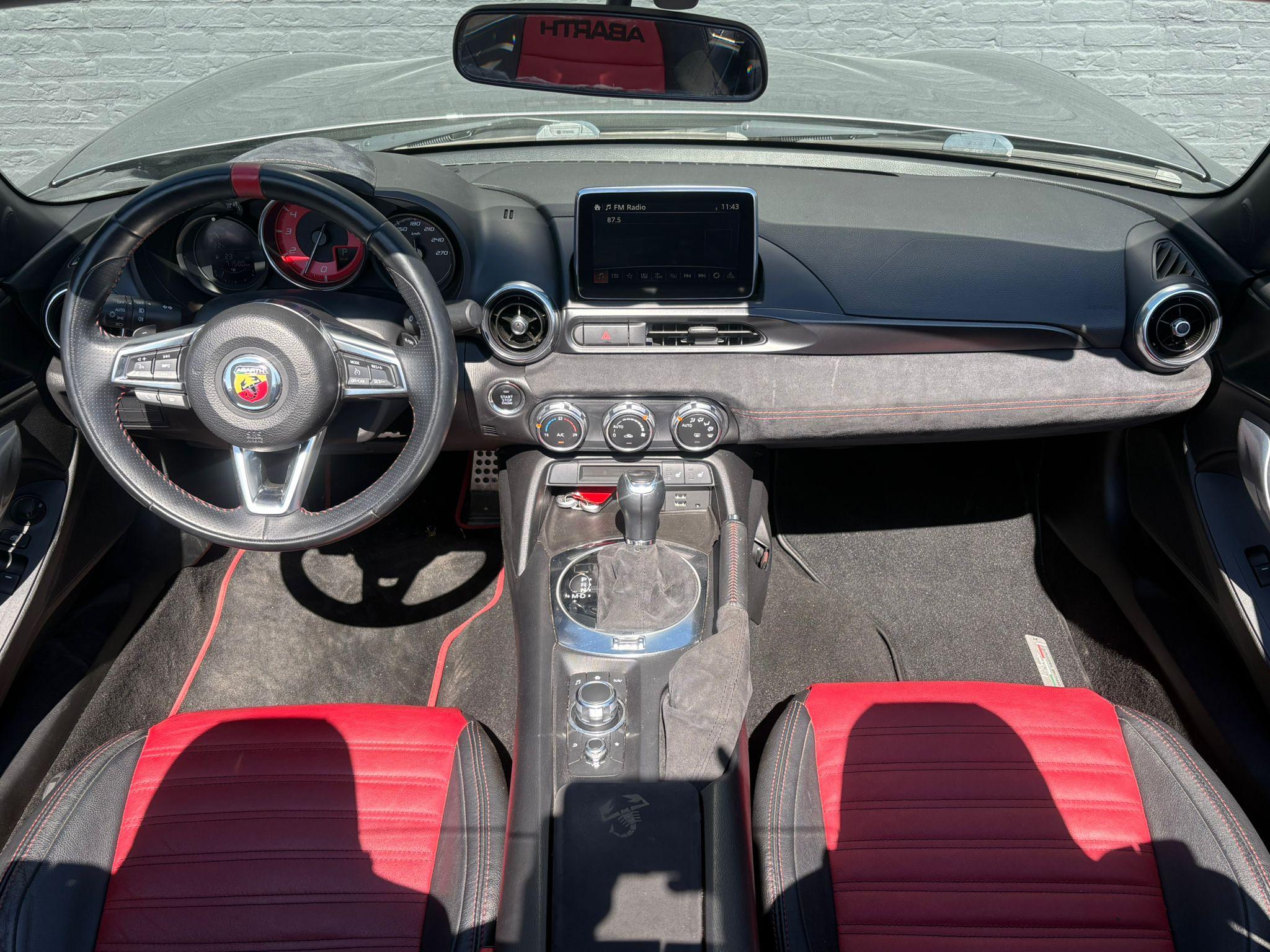 Foto van Fiat Abarth 124 Spider