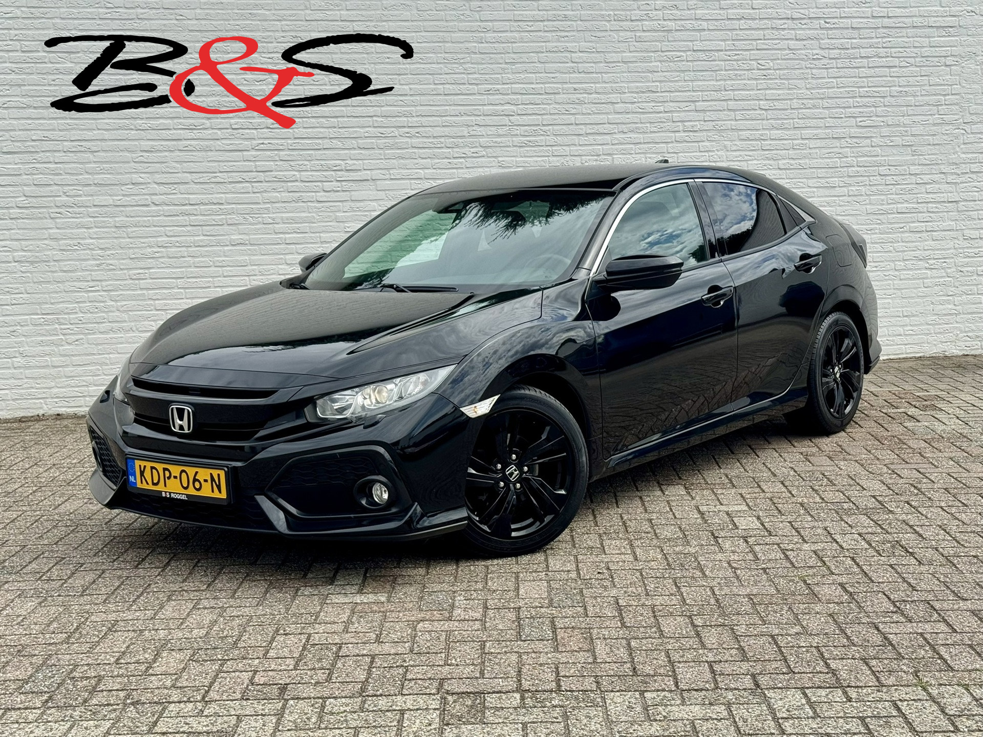 Honda Civic 5dr 1.0 i-VTEC PDC+Camera Clima Navigatie Stoelverwarming Adapt cruise Lane assist Dab+ 2019 - voorkant