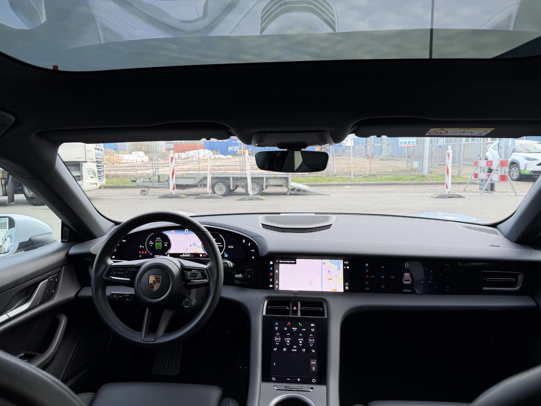 Foto van Porsche Taycan Sport Turismo