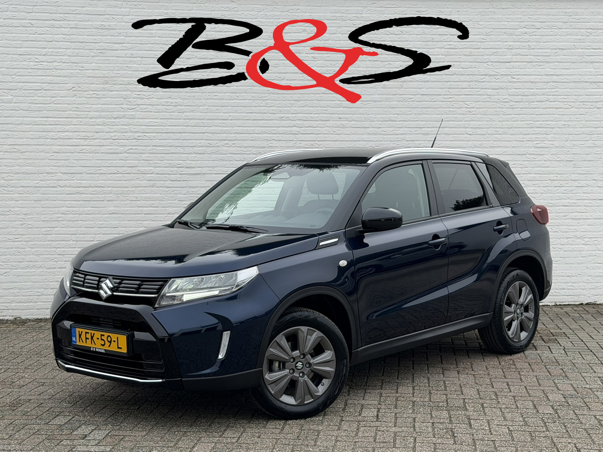Suzuki Vitara 1.5 Hybrid Automaat Adapt Cruise Clima Stoelverwarming Camera + Sensoren Dab+ Carplay Full led 2025 - voorkant