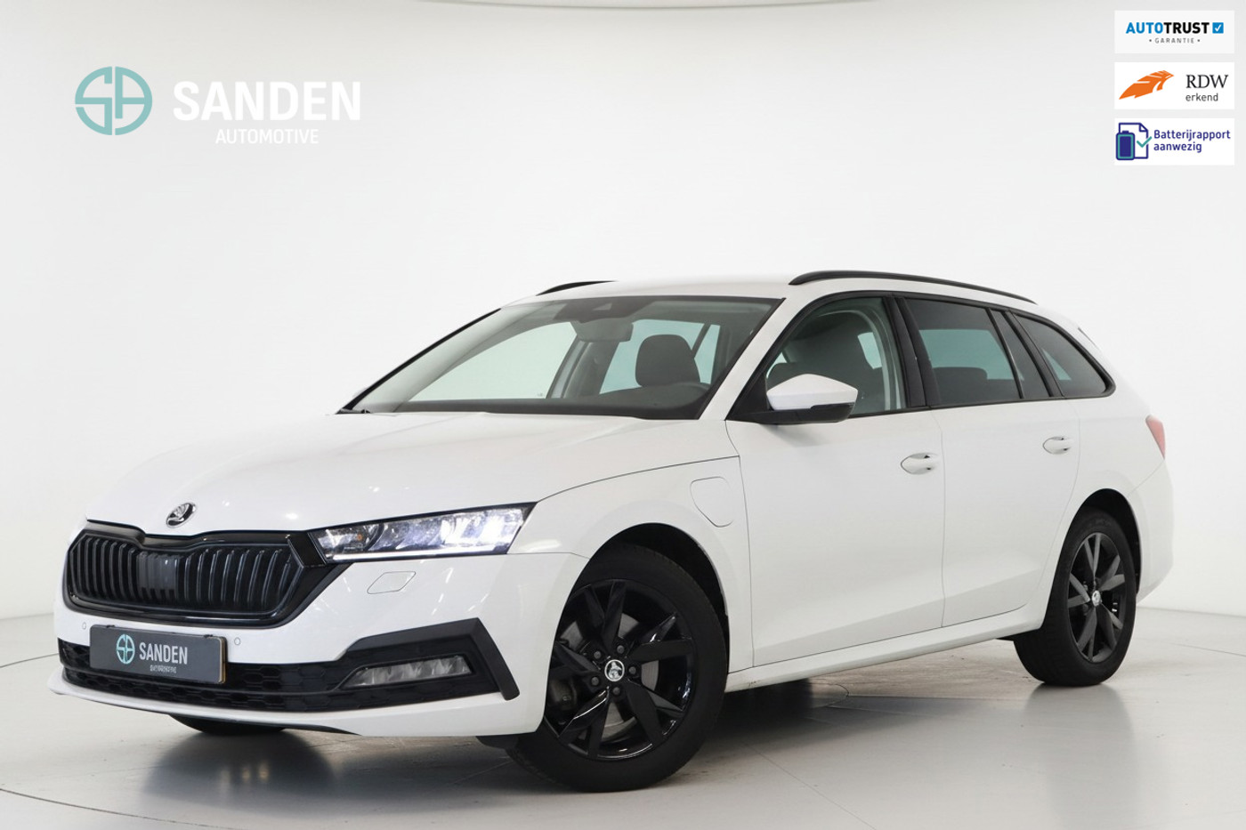 Skoda Octavia Combi 1.4 TSI iV PHEV Ambition|Automaat|Navi|LED|DAB|Hifi|Stoel+stuurverwarming|Lane assist|18inch. 2023 - voorkant