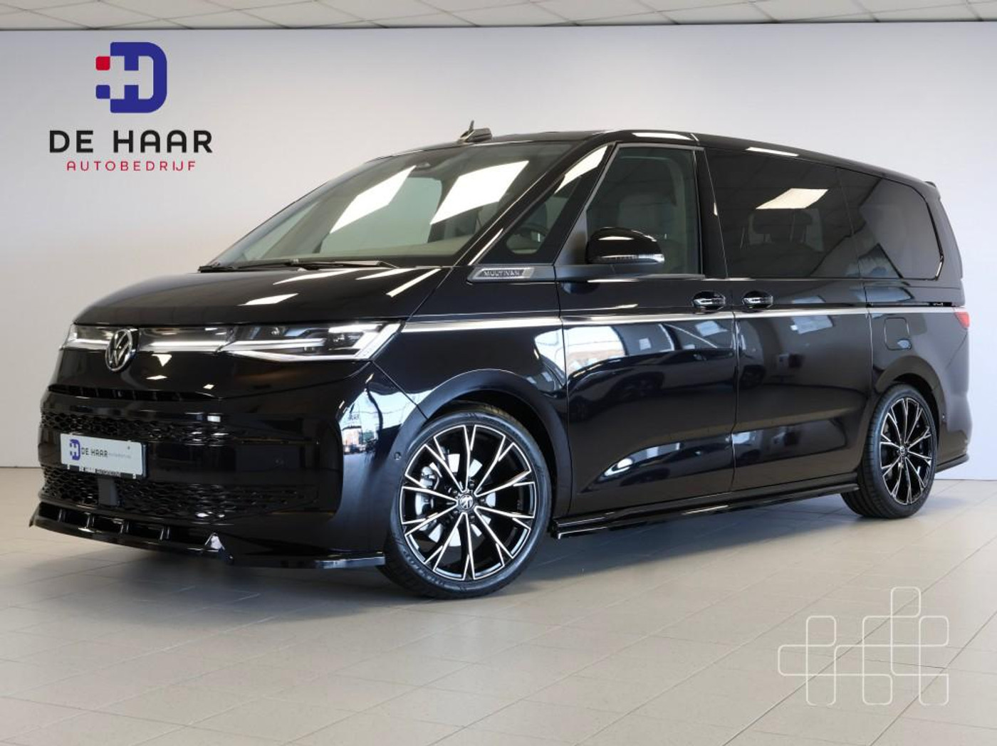Volkswagen Multivan 1.5 eHybrid L2 7p. - Maxton Desing - 20 Inch - Verlagingsveren 2026 - voorkant