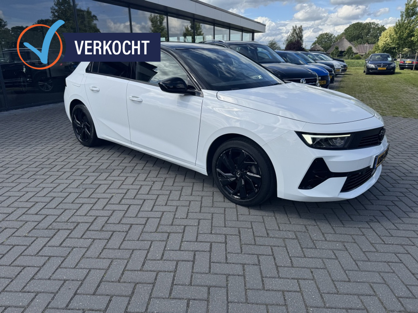 Opel Astra 1.2 Bns Elegance 2023 - voorkant