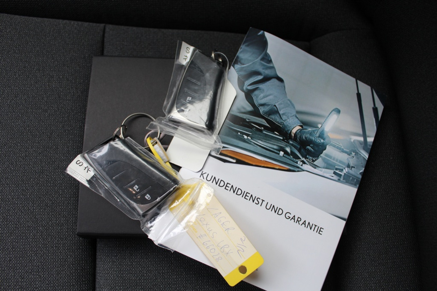 Foto van Lexus Lexus LBX
