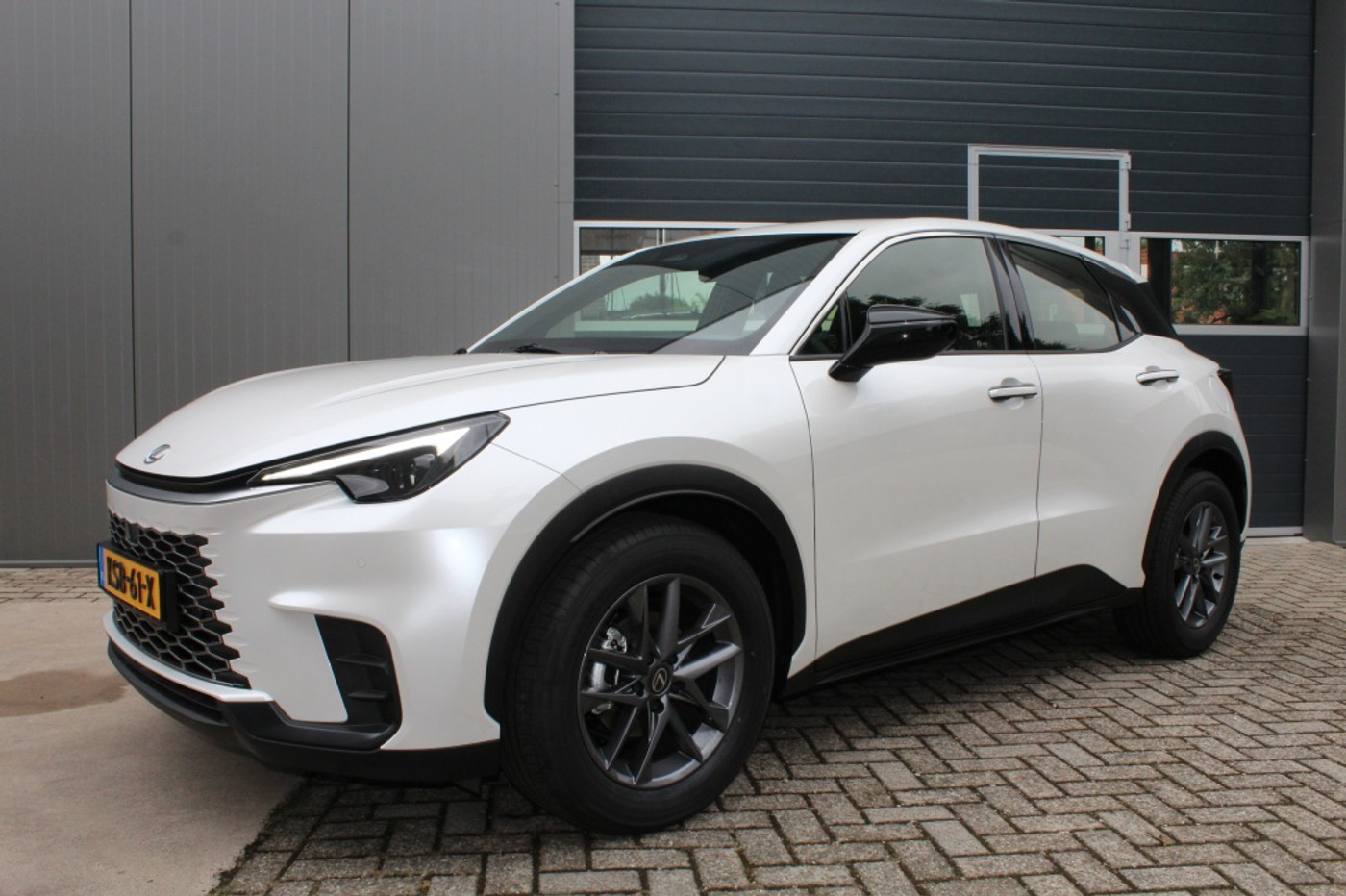 Foto van Lexus Lexus LBX