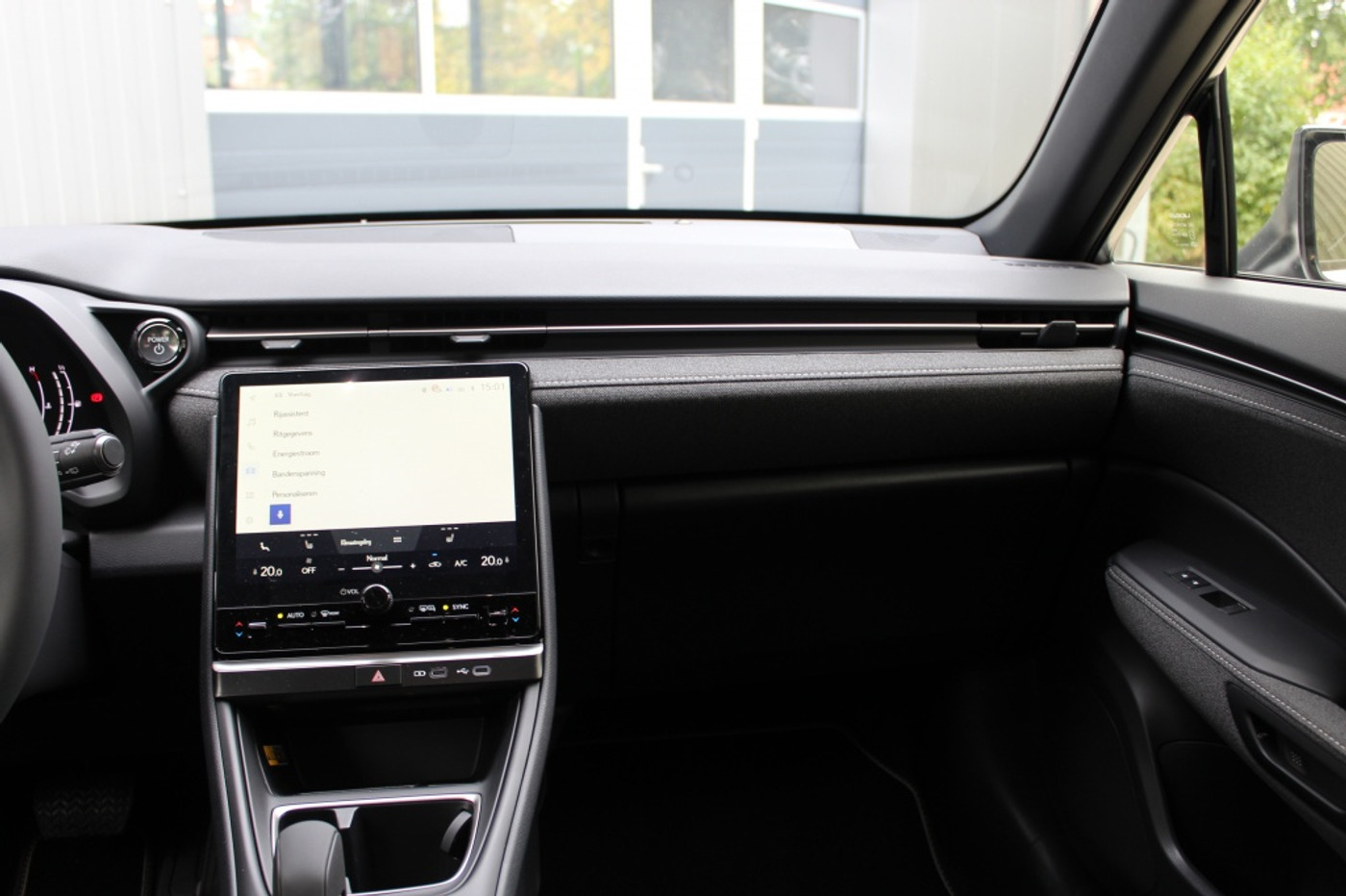 Foto van Lexus Lexus LBX