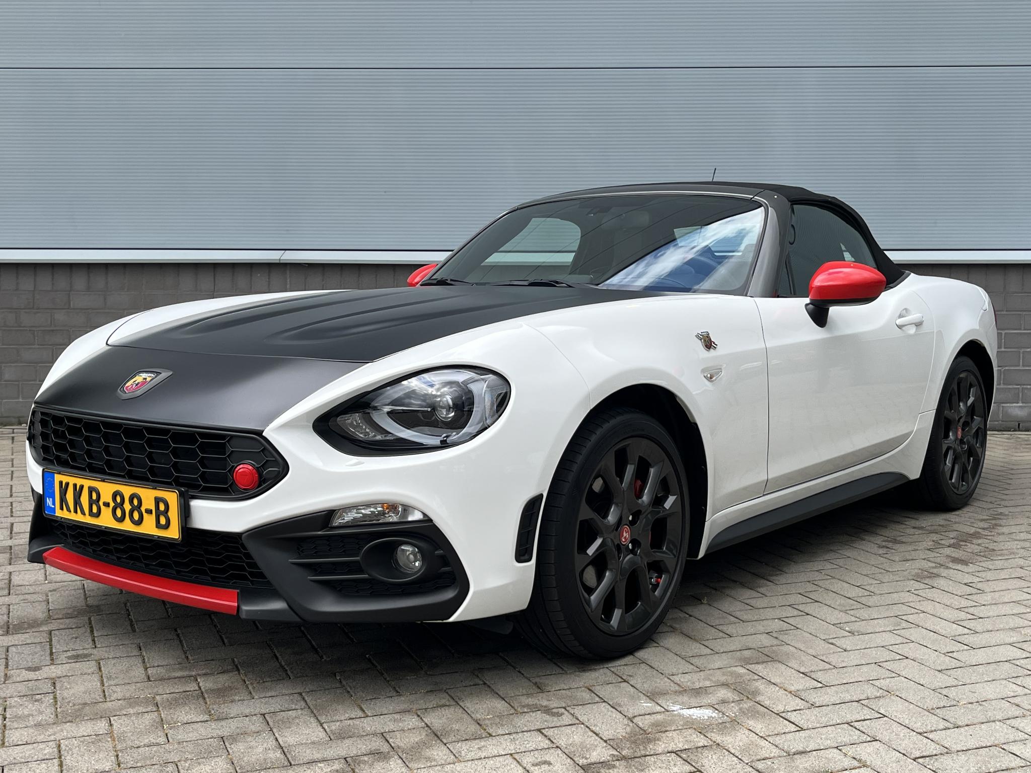 Foto van Fiat Abarth 124 Spider