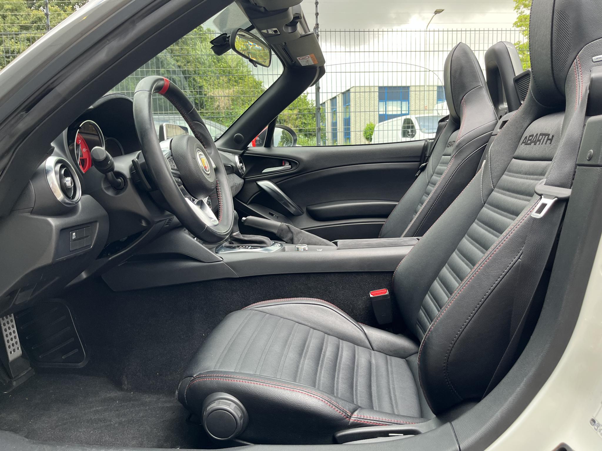 Foto van Fiat Abarth 124 Spider