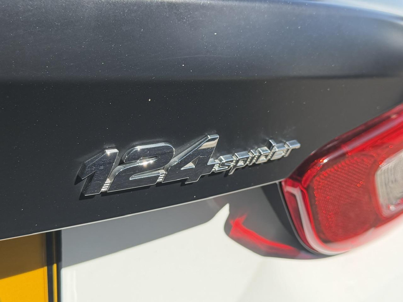 Foto van Fiat Abarth 124 Spider