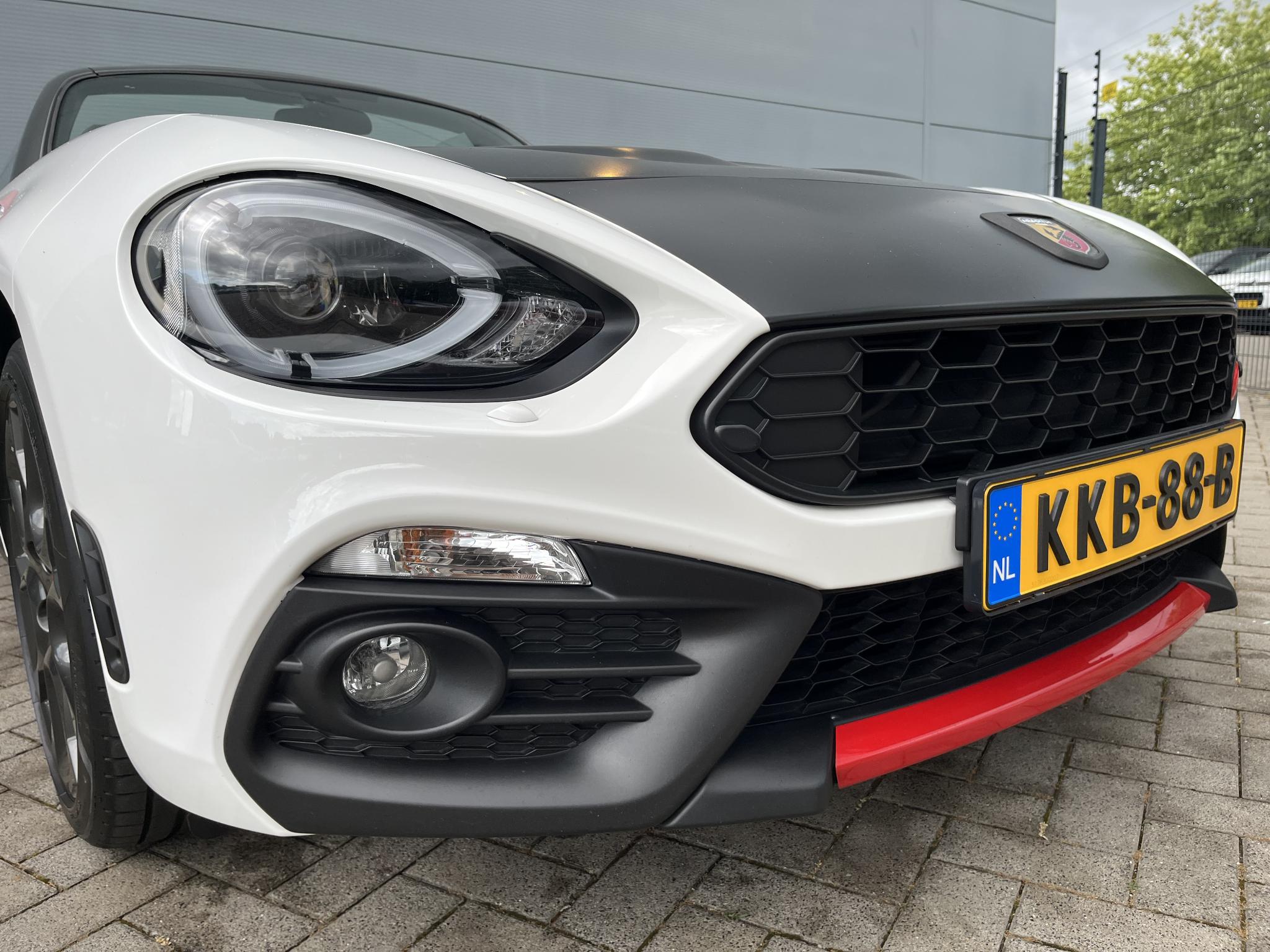 Foto van Fiat Abarth 124 Spider