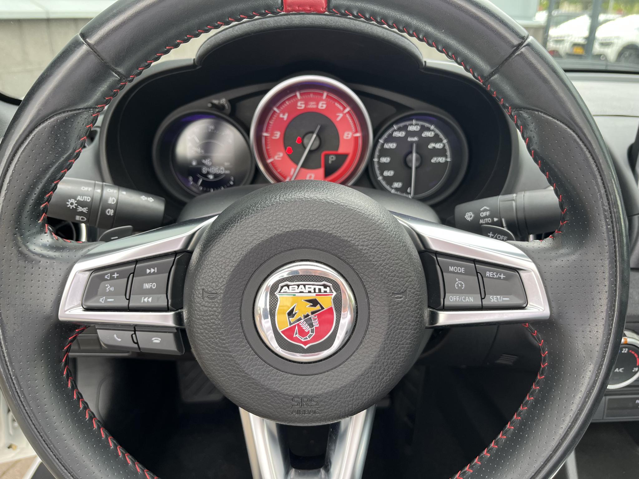 Foto van Fiat Abarth 124 Spider