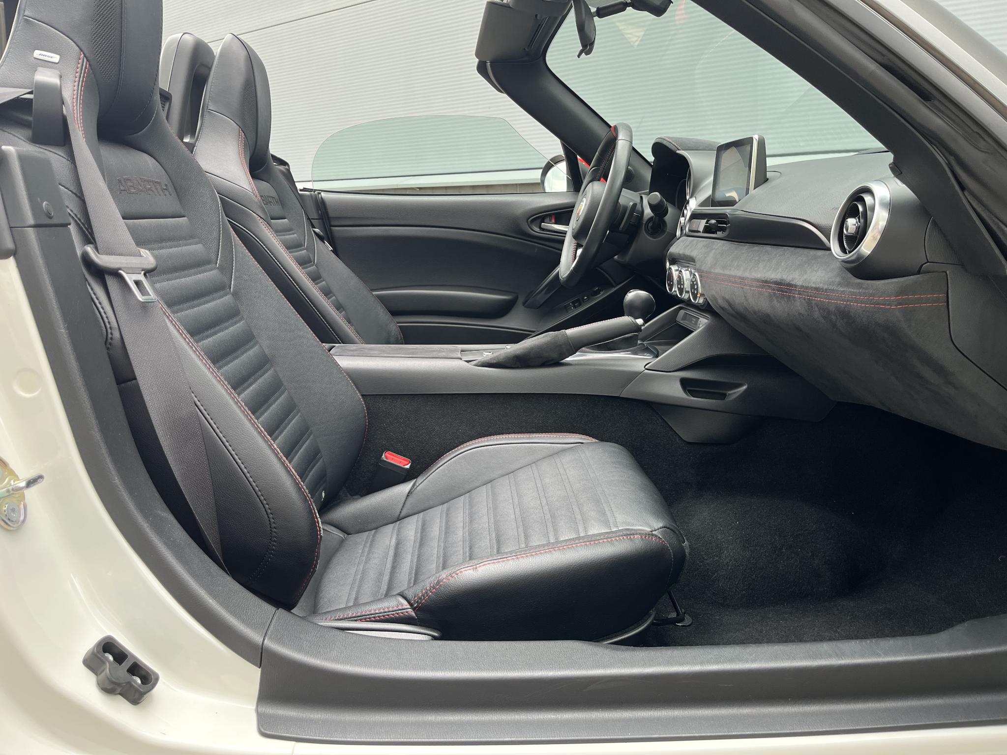Foto van Fiat Abarth 124 Spider