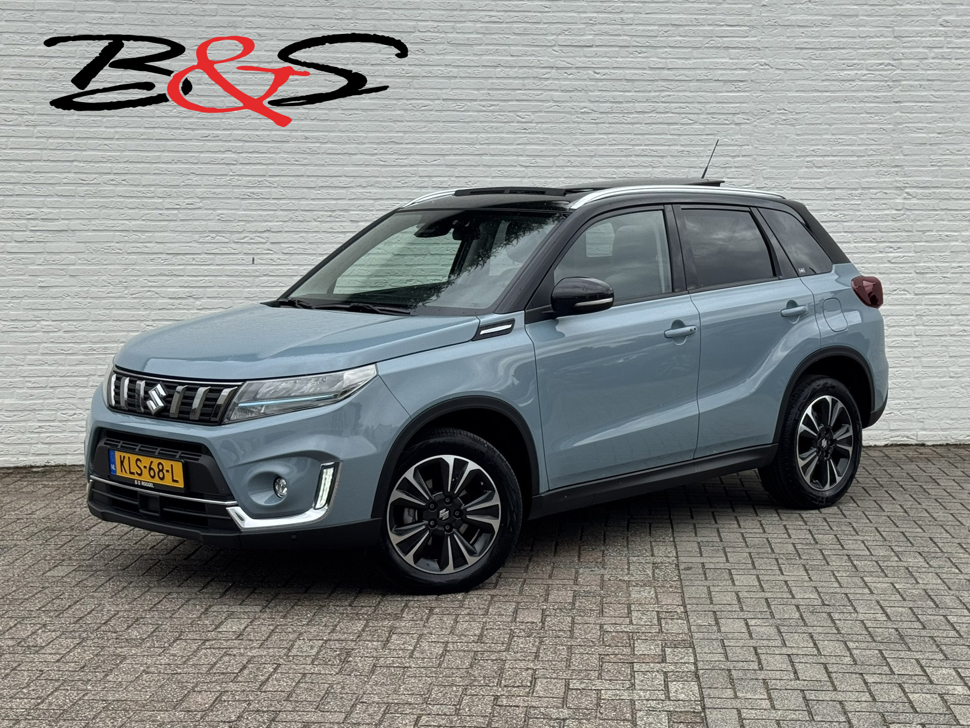 Suzuki Vitara 1.5 Hybrid Style AllGrip Pano Camera Carplay Adaptive Cruise Navi Stoelverw 2023 - voorkant