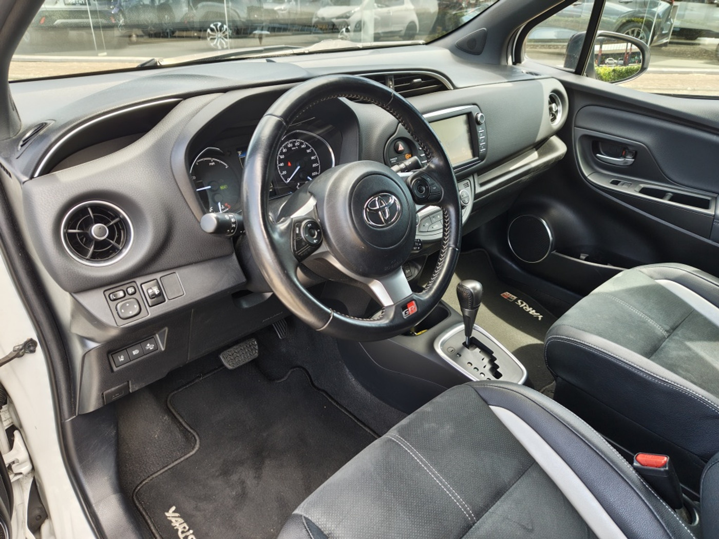 Foto van Toyota Toyota Yaris Hybrid