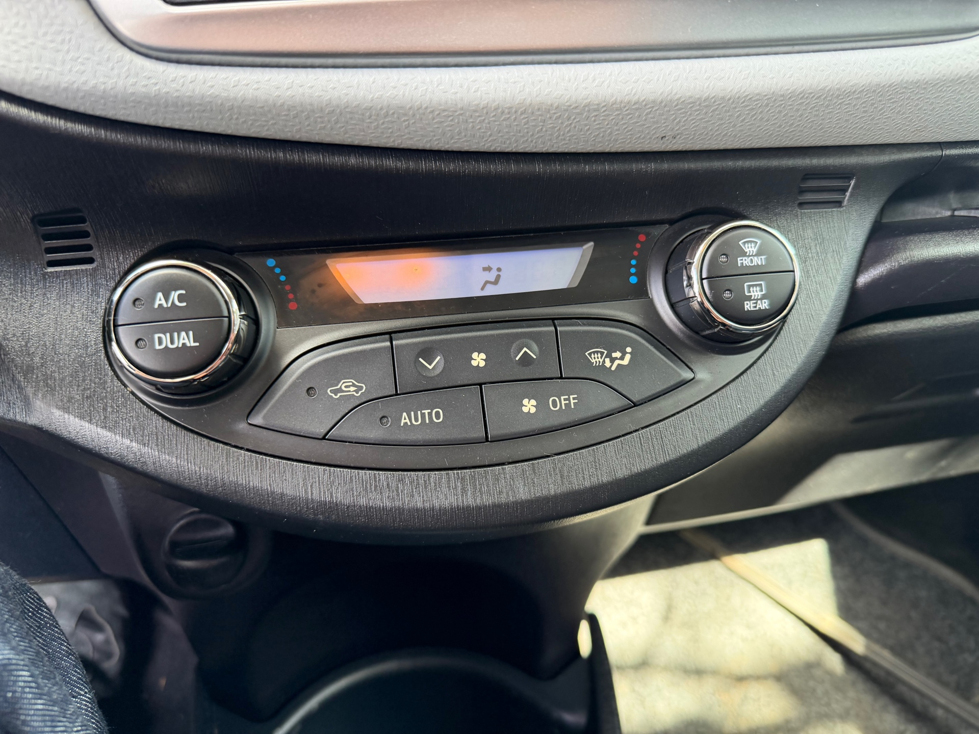 Foto van Toyota Toyota Yaris Hybrid