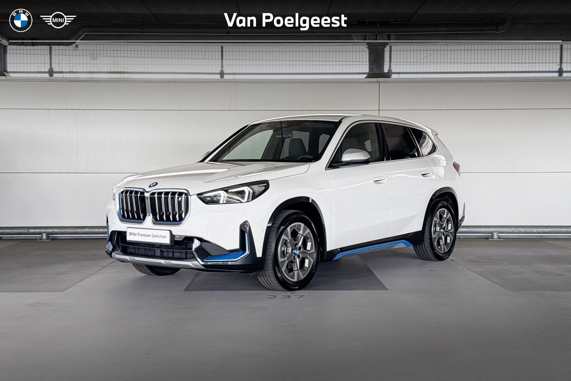 BMW Ix1 xDrive30 Launch Edition 67 kWh 2023 - voorkant