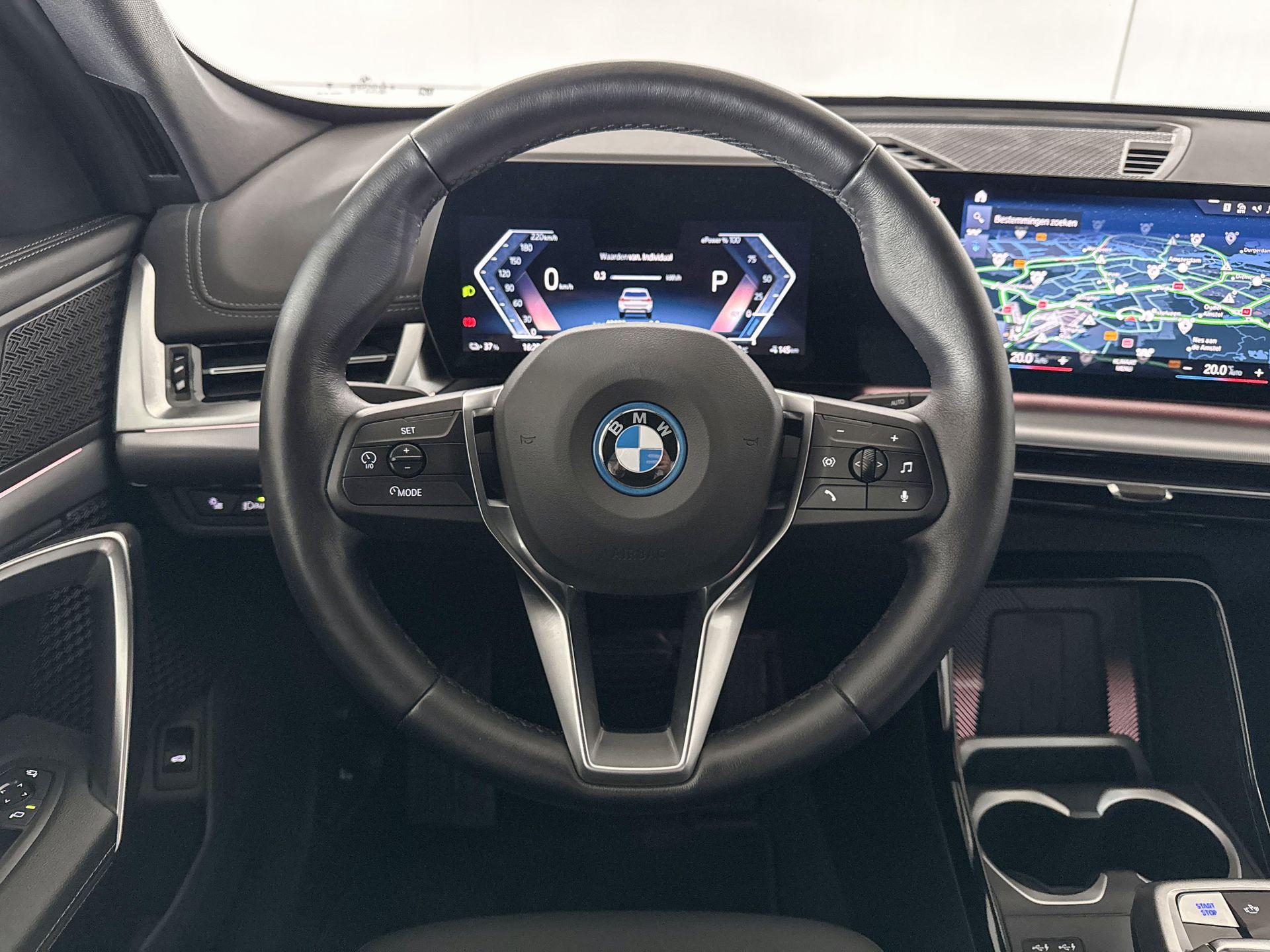 Foto van BMW Ix1