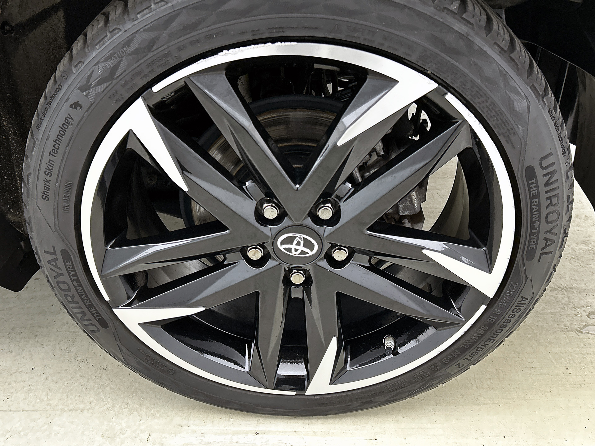 Foto van Toyota Toyota C-hr
