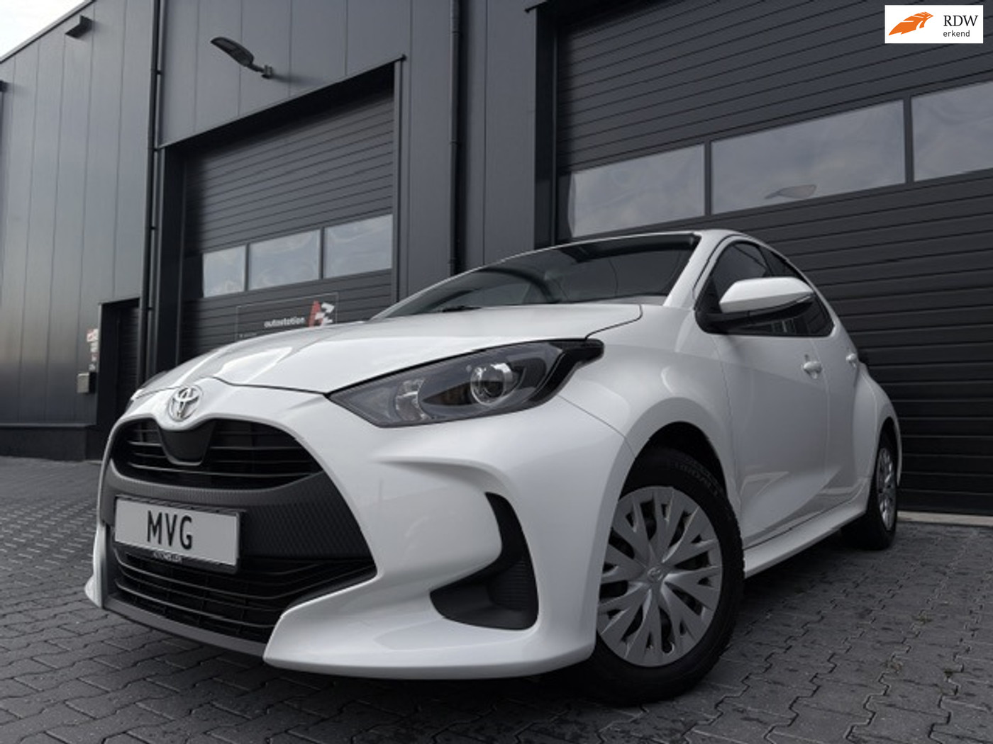 Toyota Toyota Yaris 1.0 VVT-i Comfort|Carplay|Camera|Dealer onderhouden|1e eigenaar| 2022 - voorkant