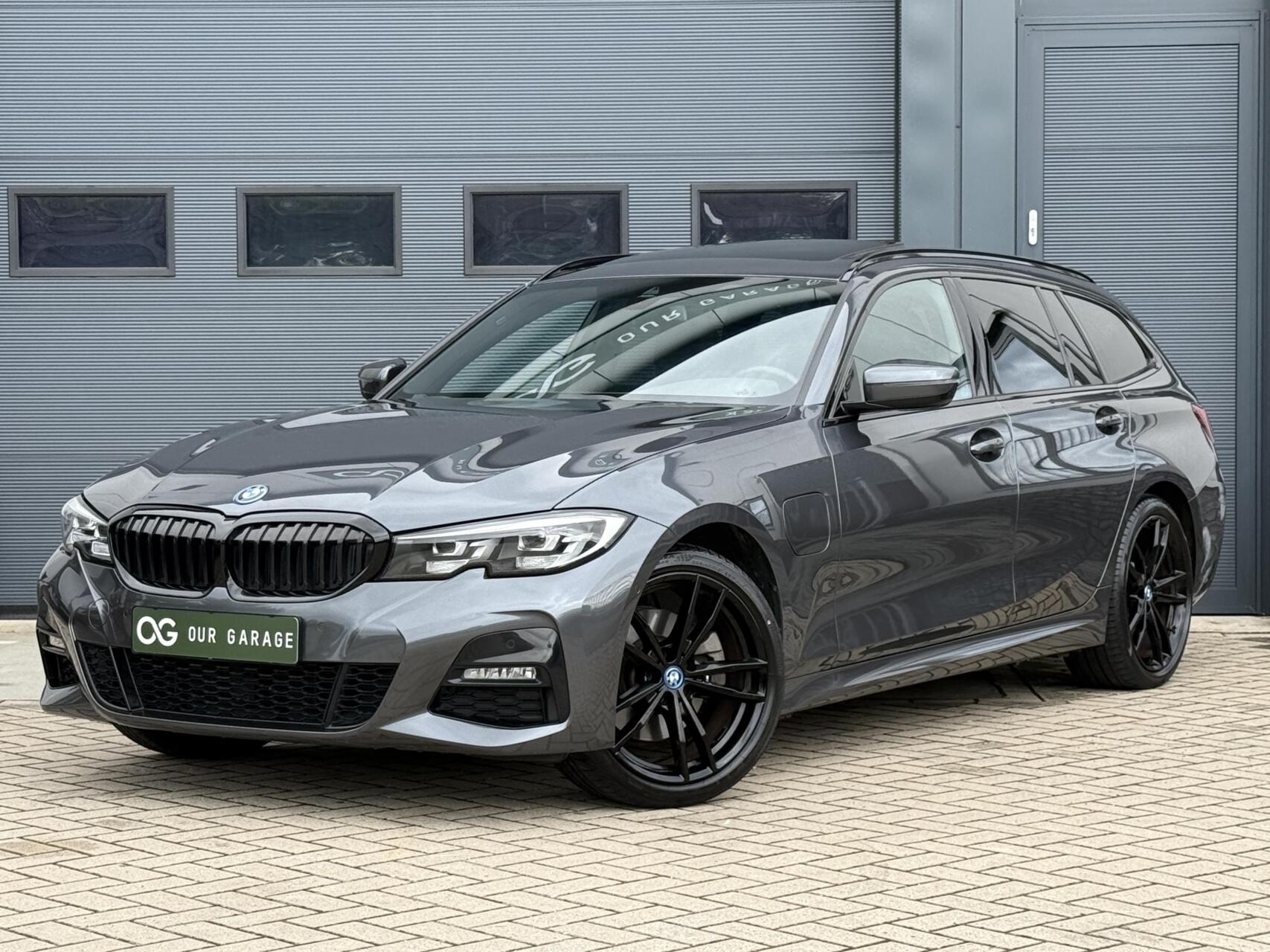 BMW 320e 320e M-Sport|Camera|Pano|Trekhaak|19" 2022 - voorkant