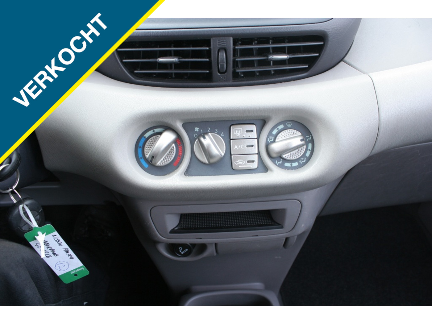 Foto van Nissan Almera Tino